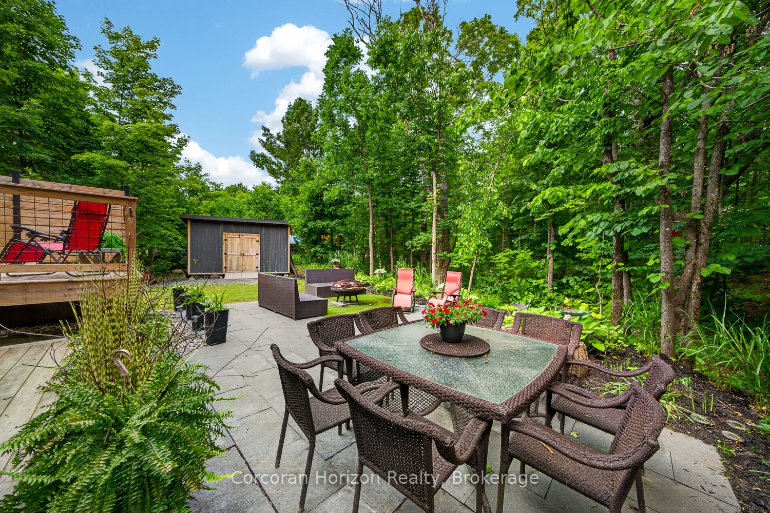9 Silver Birch Circle N Property Photo 37
