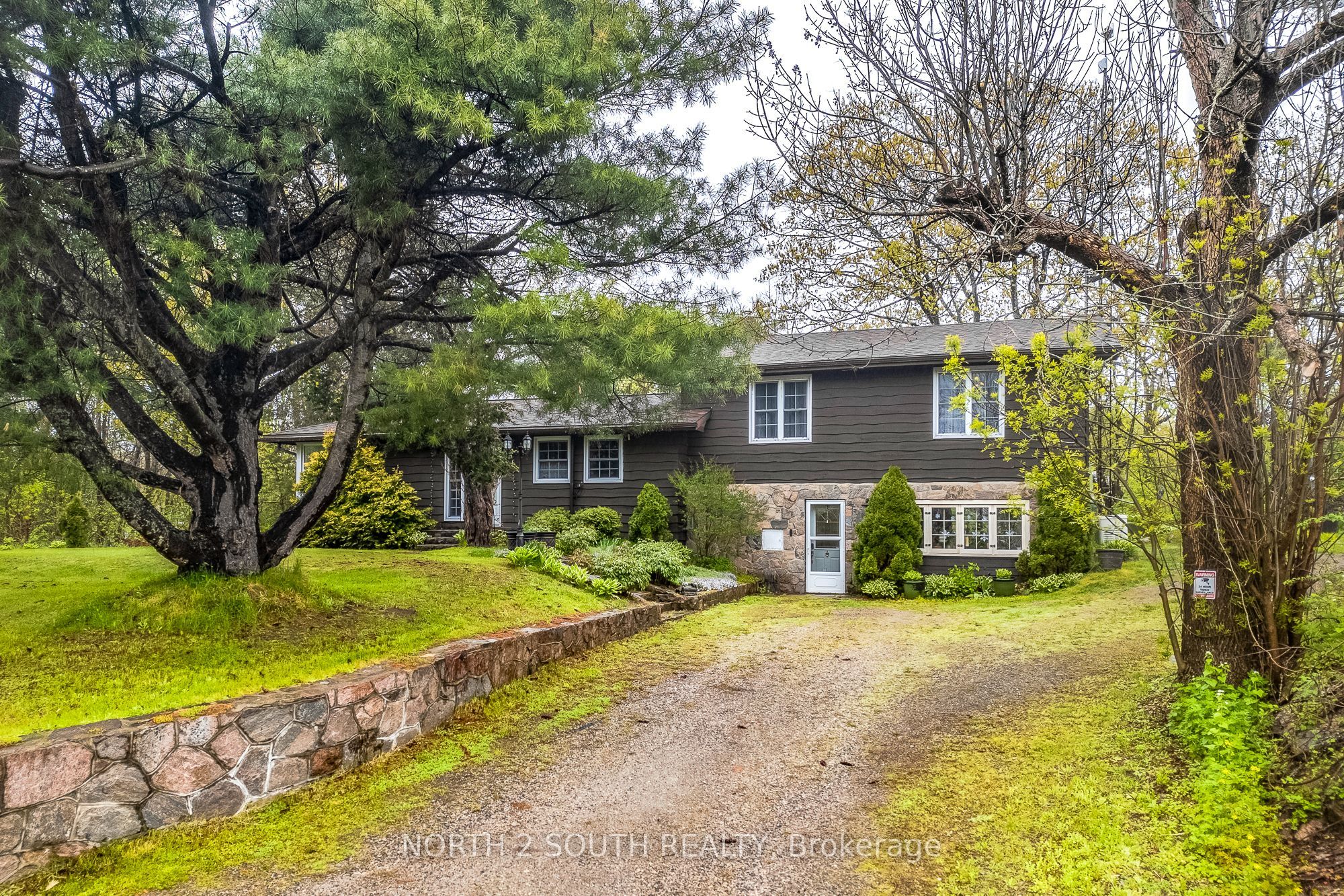 1146 Honey Harbour Road Property Photo 3