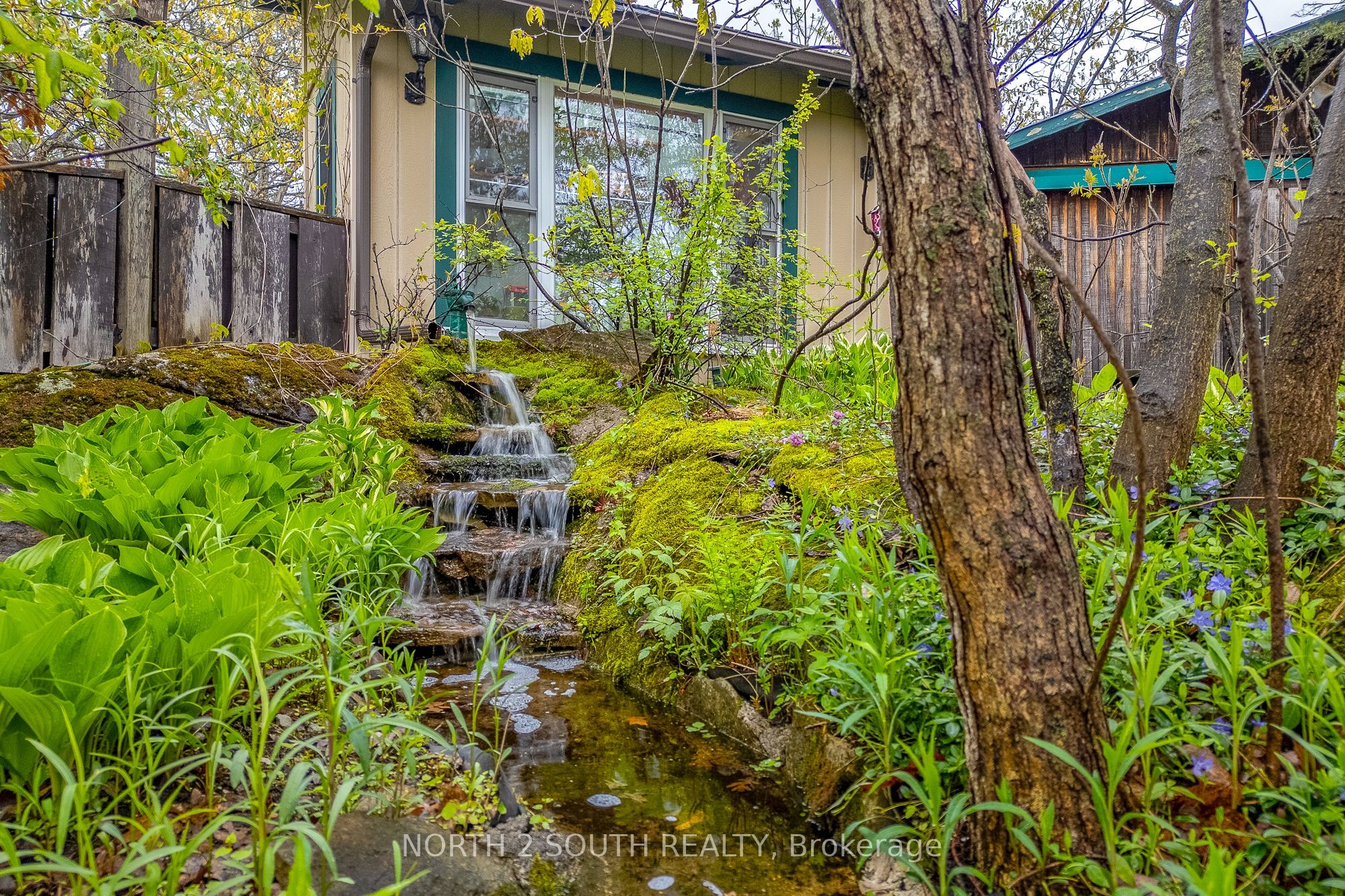 1146 Honey Harbour Road Property Photo 9