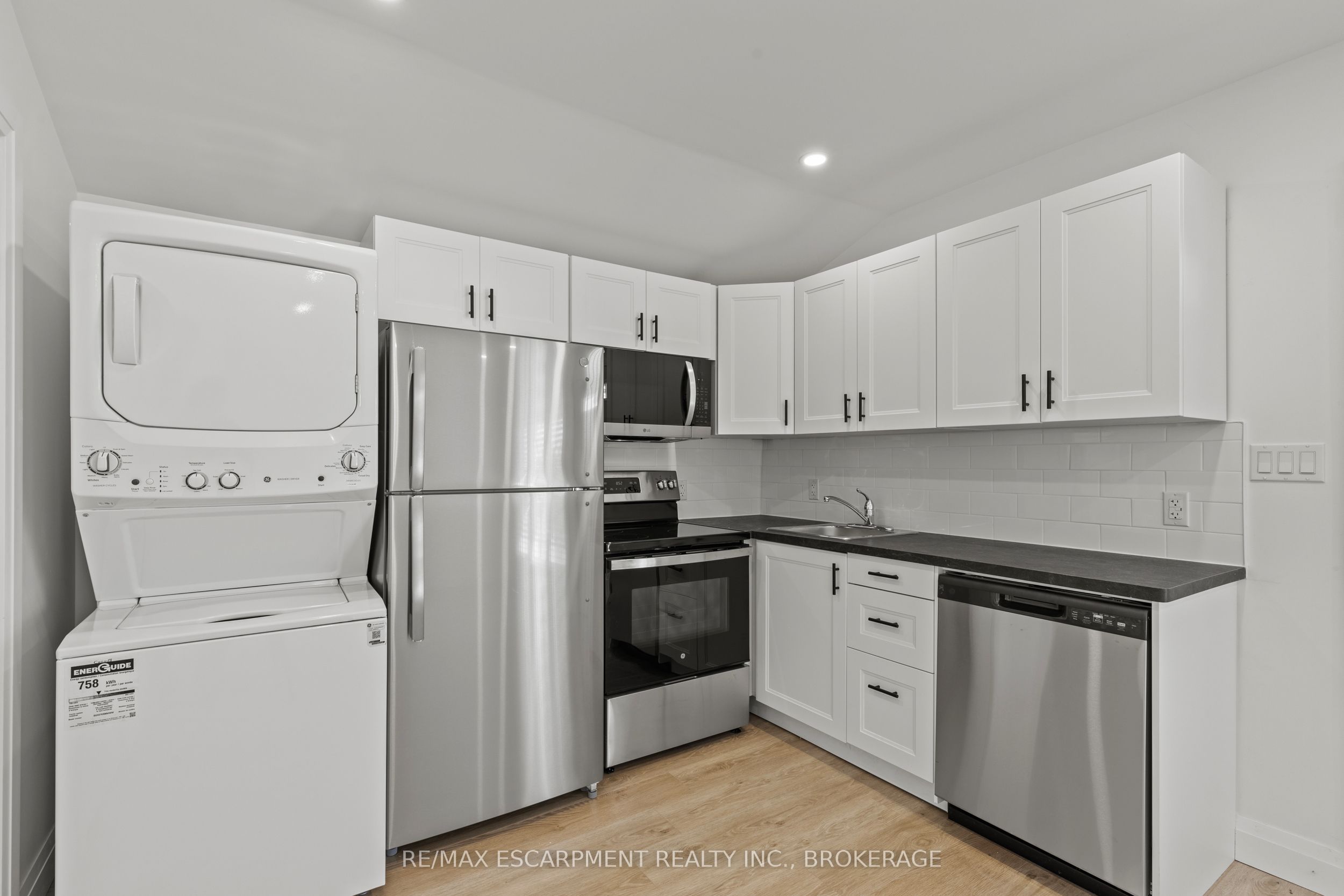 362 Gatfield Avenue Unit 2 Property Photo 7
