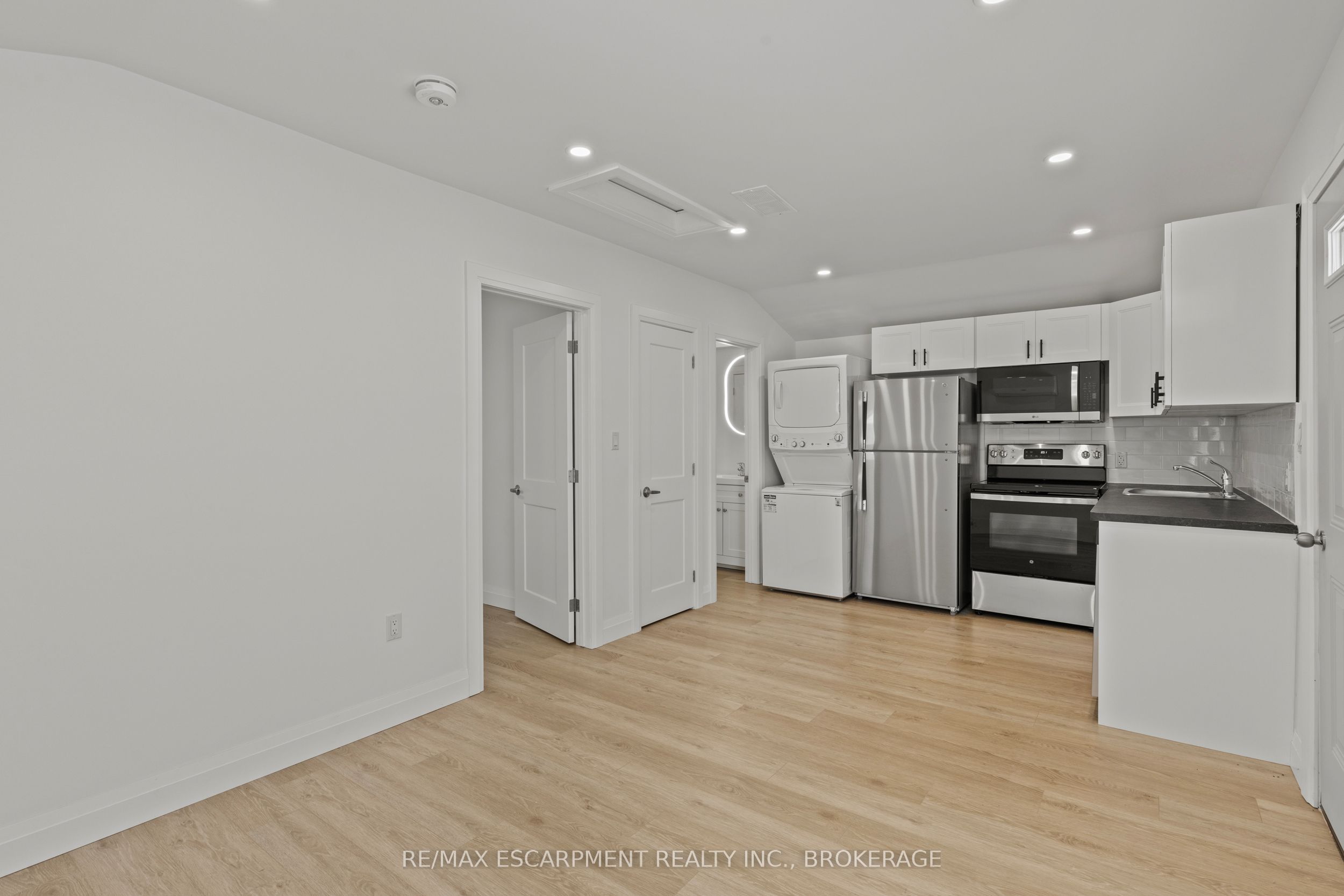 362 Gatfield Avenue Unit 2 Property Photo 10