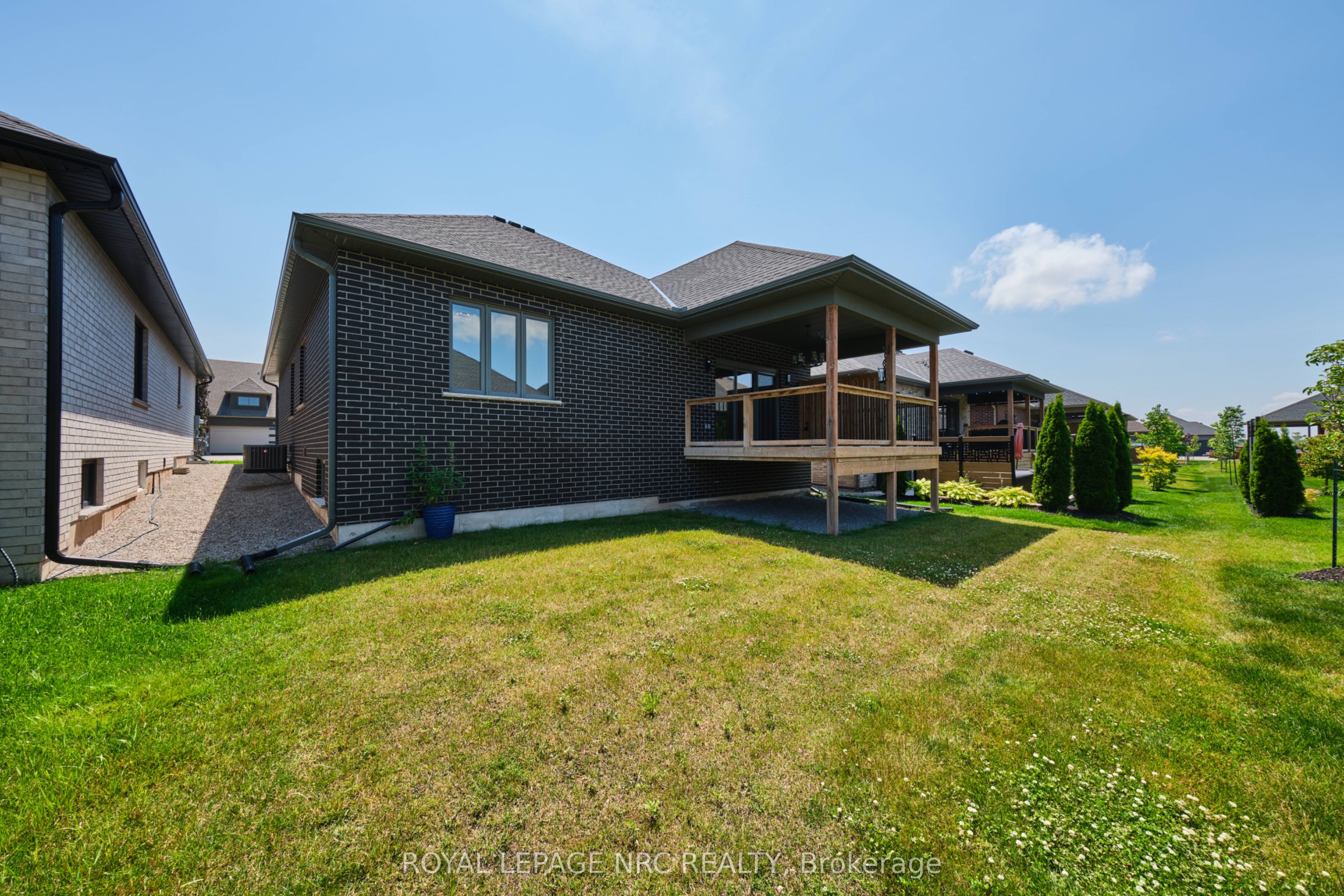 53 Carrick Trail Property Photo 7