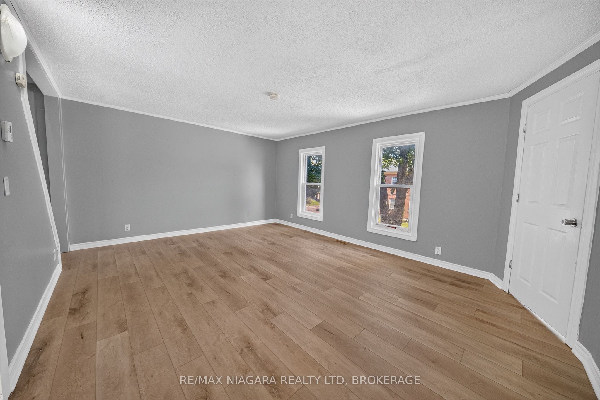 4454 Huron Street Property Photo 10