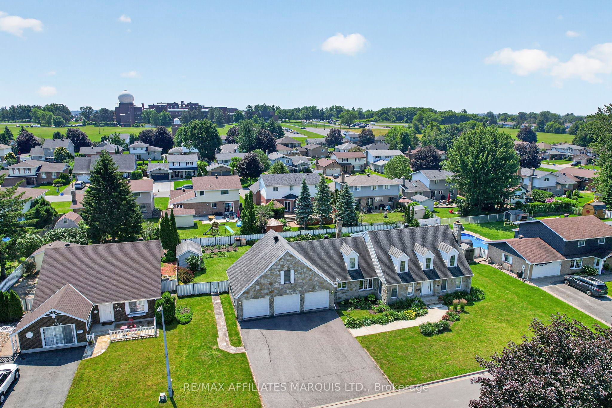1920 Belvedere Crescent Property Photo 38