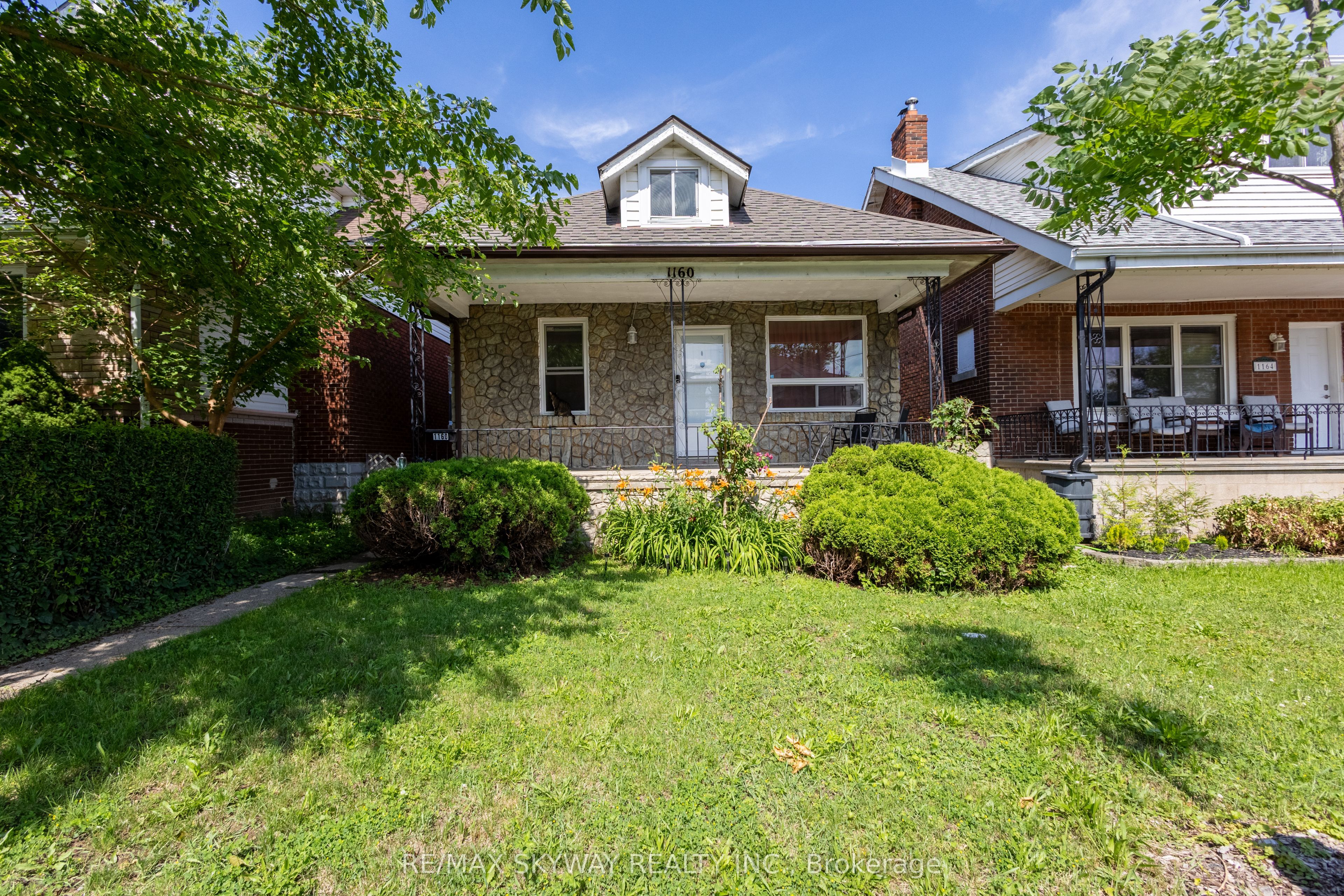 1160 Elm Avenue Property Photo 2