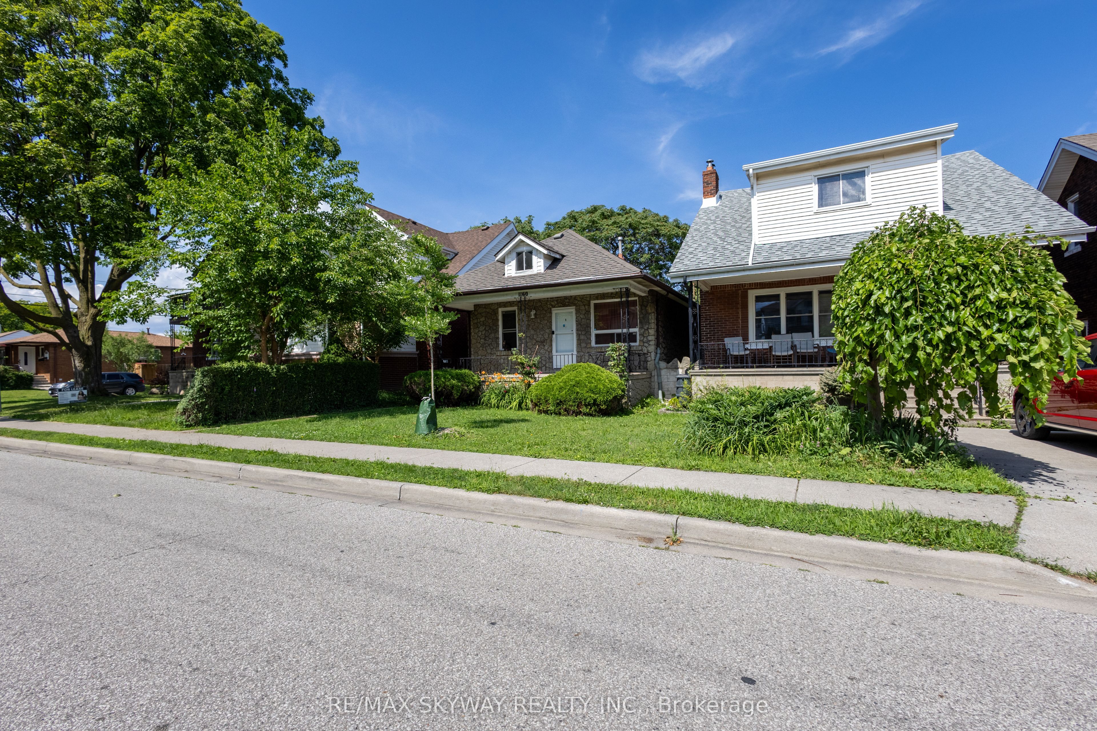 1160 Elm Avenue Property Photo 4