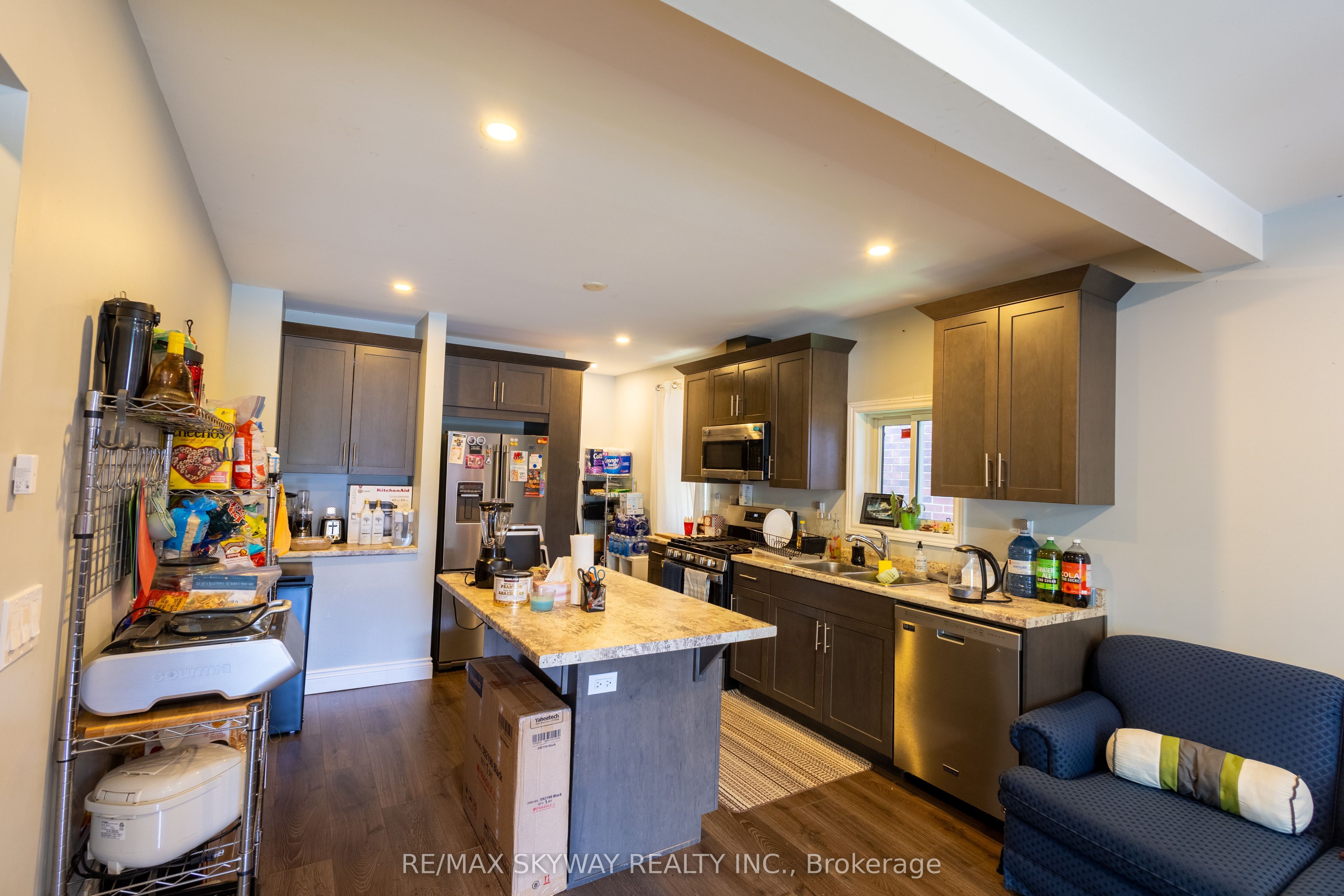 1160 Elm Avenue Property Photo 7