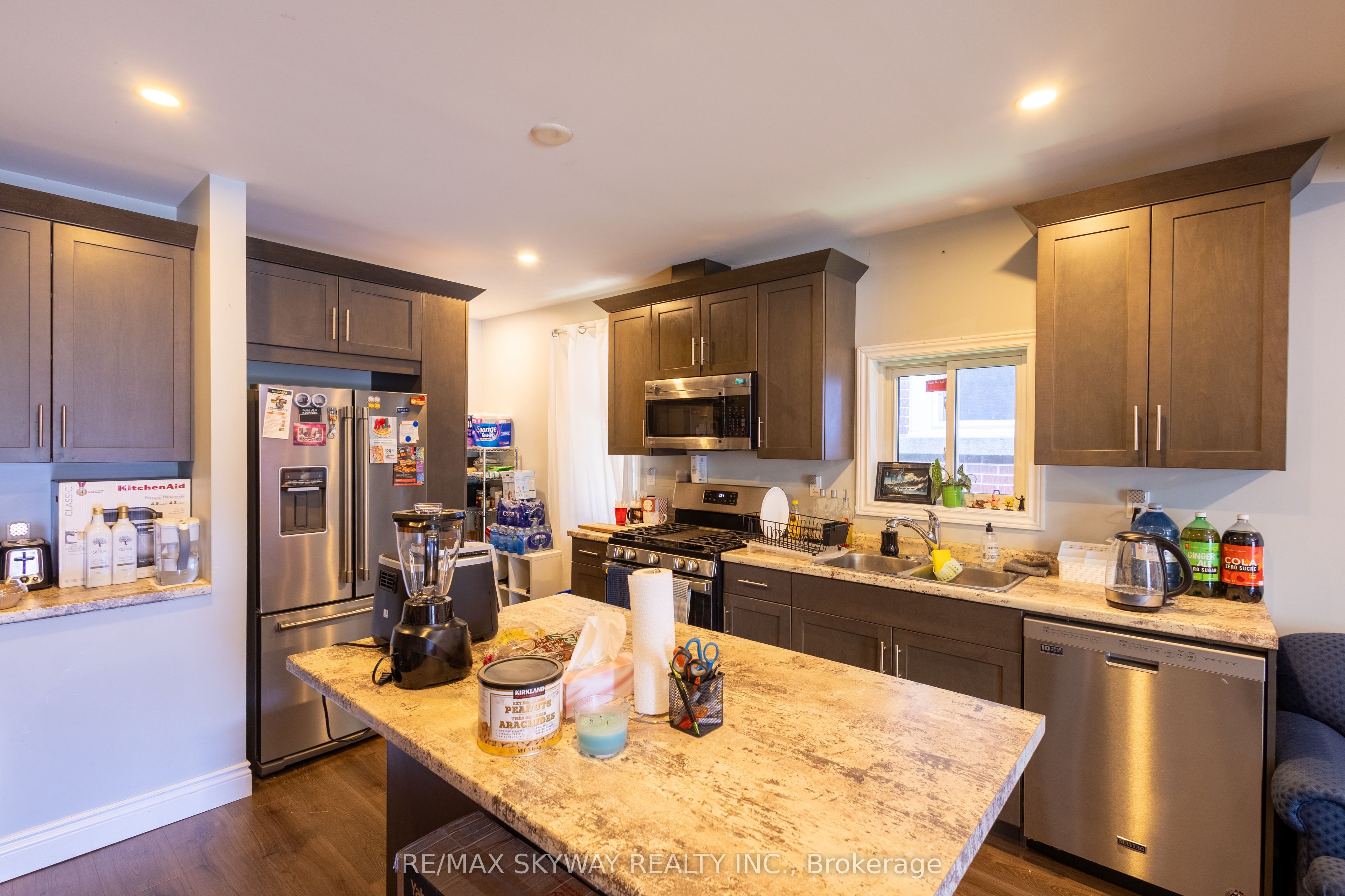 1160 Elm Avenue Property Photo 8