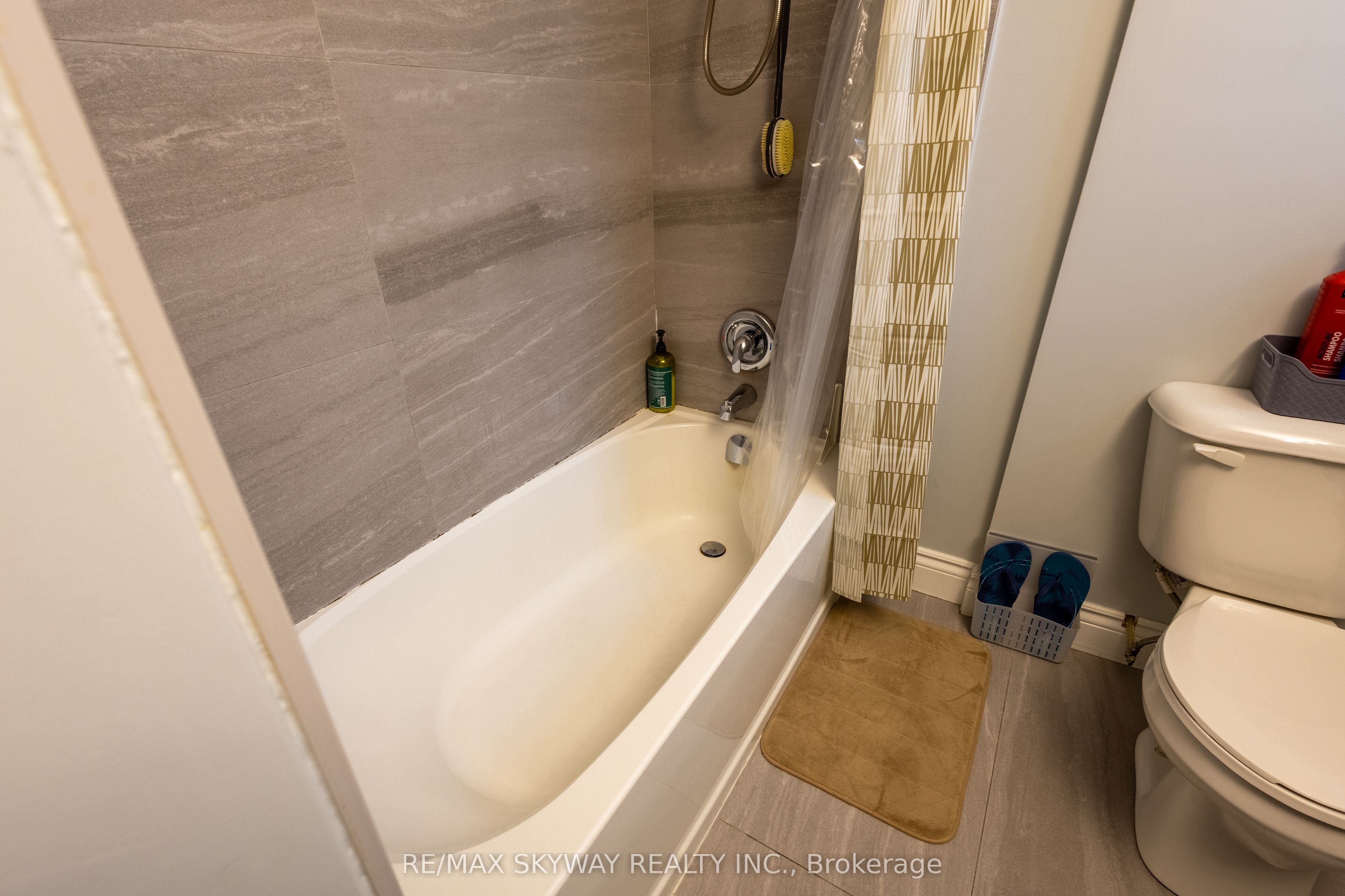1160 Elm Avenue Property Photo 16