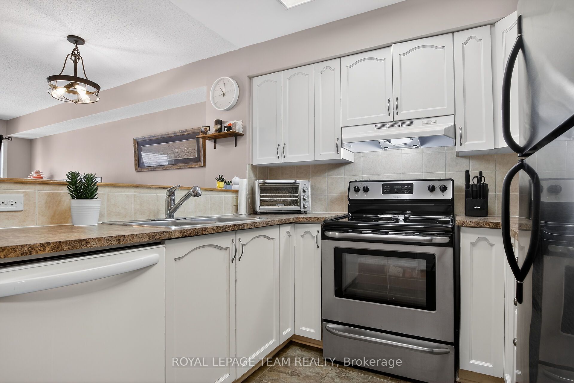 255 Deercroft Avenue 1 Property Photo 6