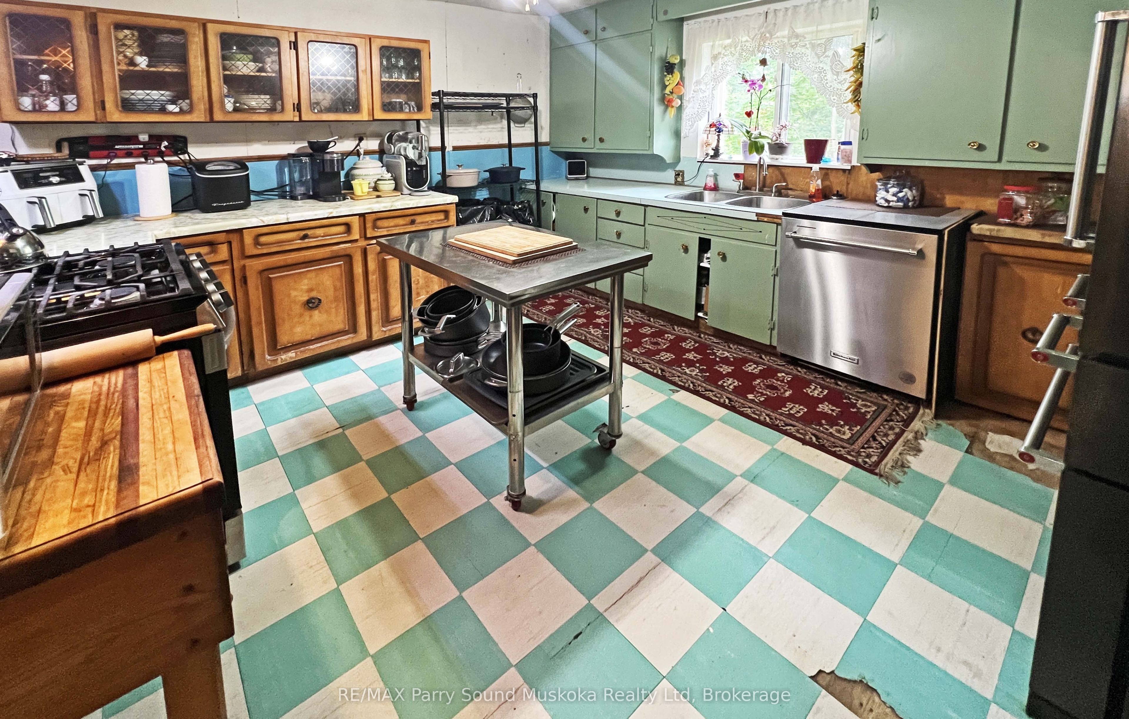 11 Adelaide Street Property Photo 7