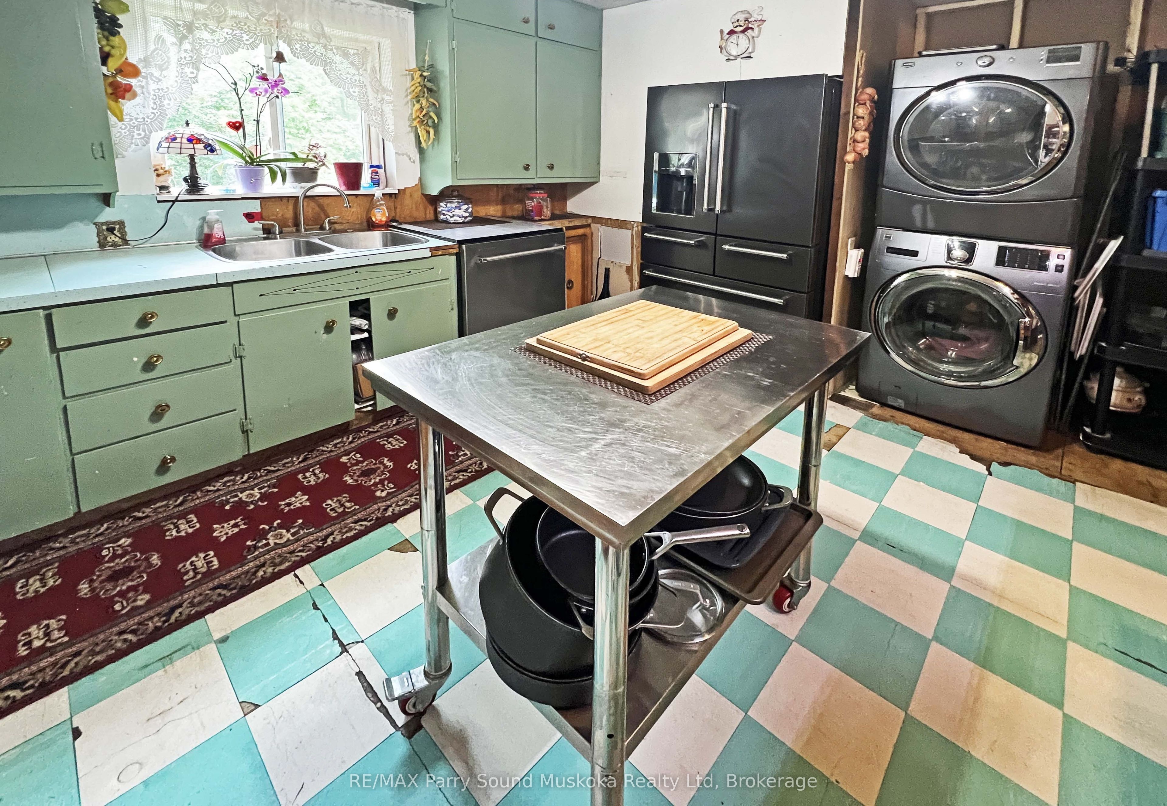 11 Adelaide Street Property Photo 8