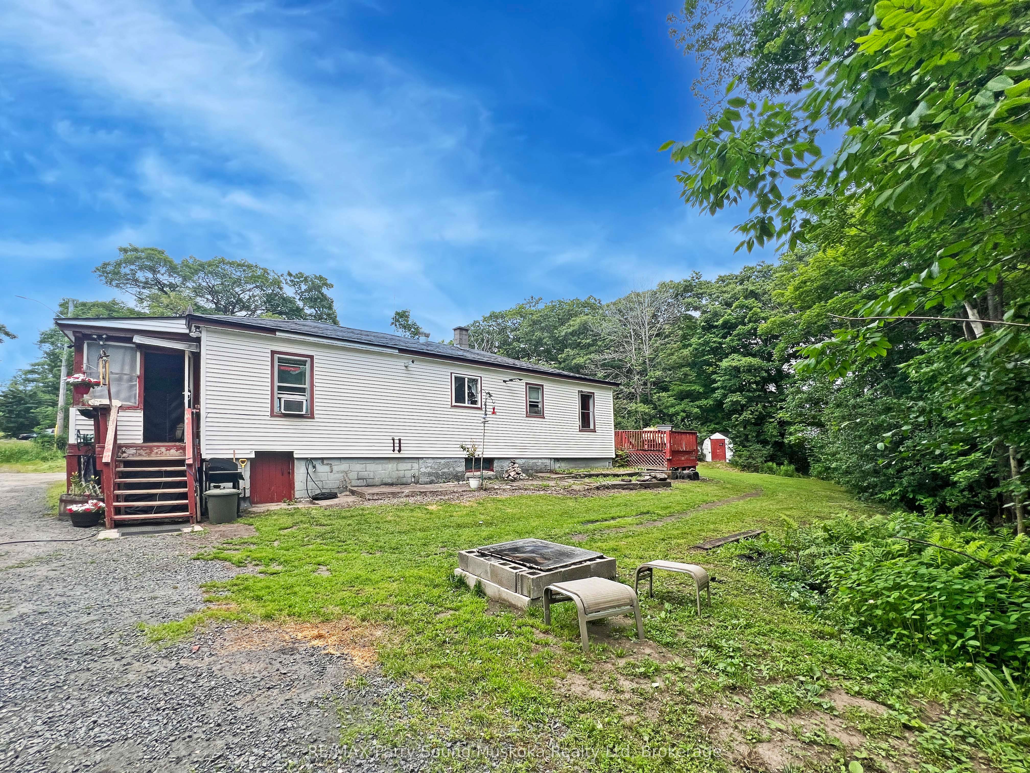 11 Adelaide Street Property Photo 25