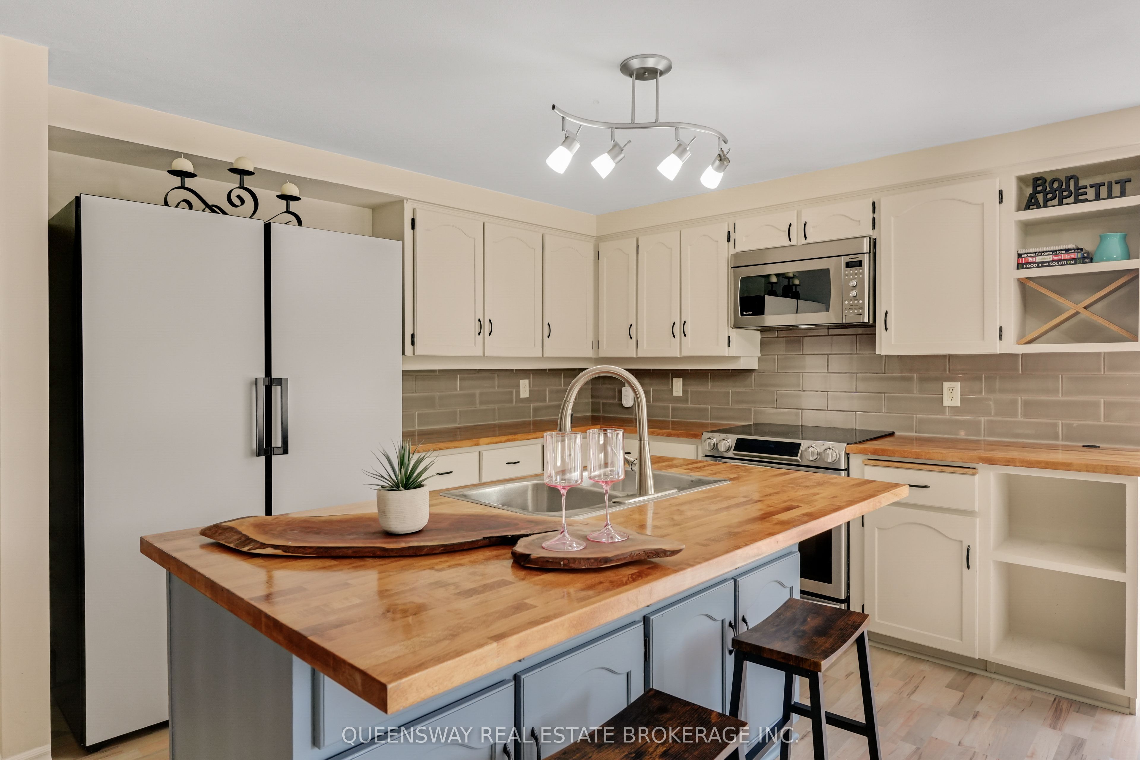 46 Greenwich Drive Property Photo 14