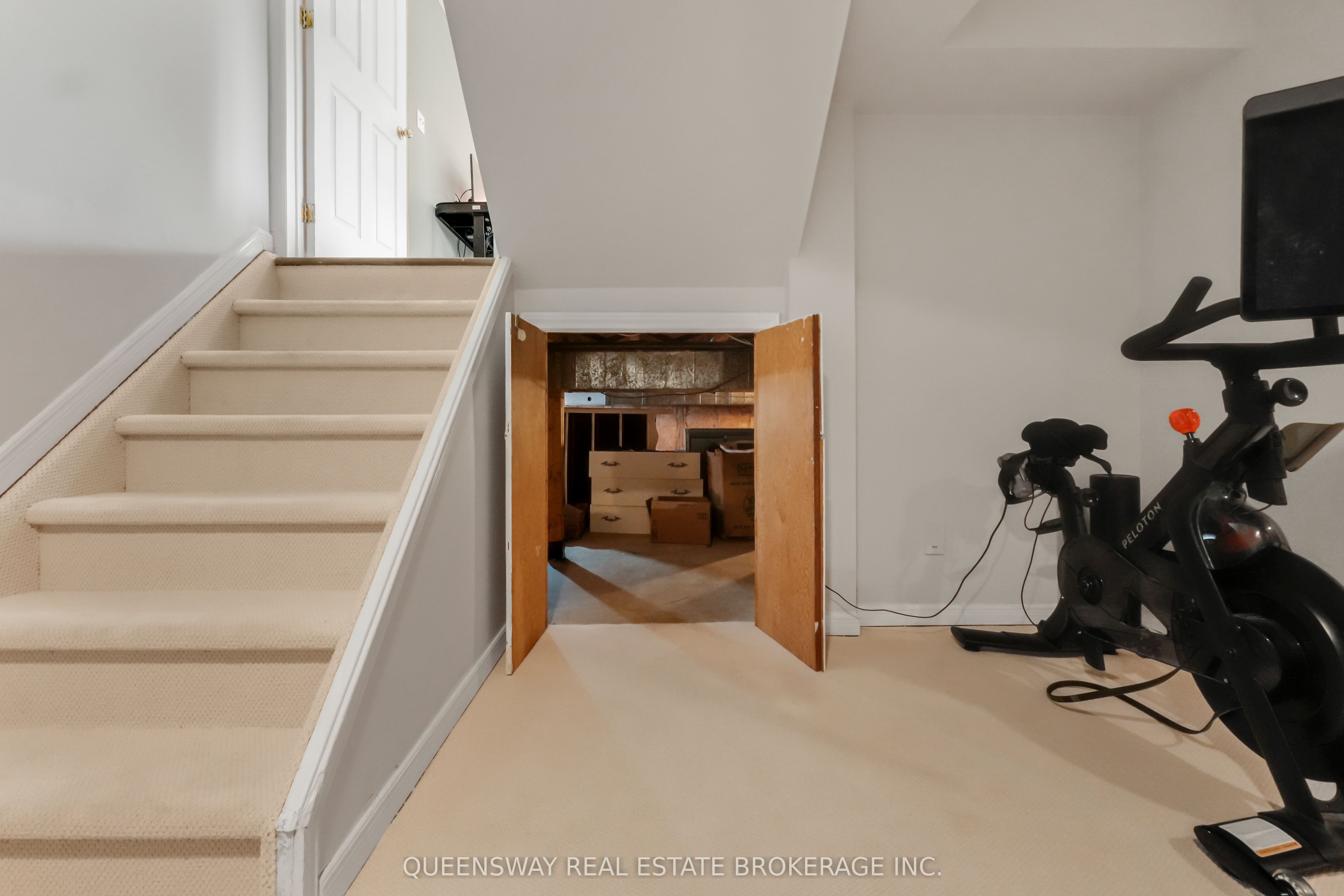 46 Greenwich Drive Property Photo 42