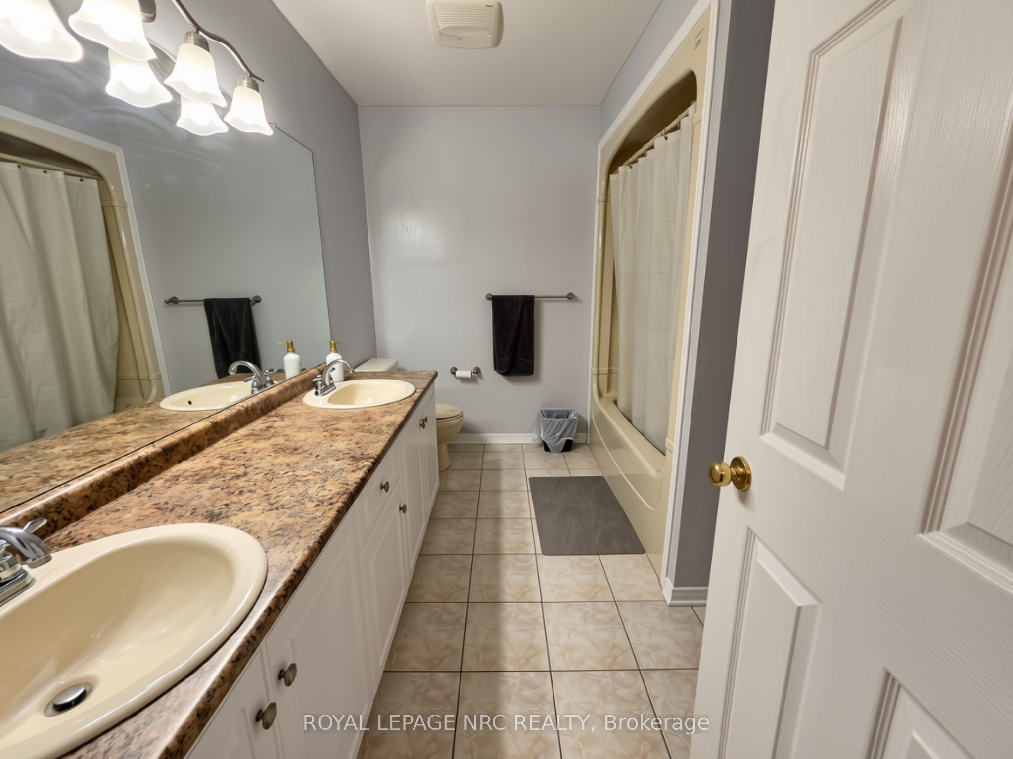 5070 Drummond Road 28 Property Photo 27