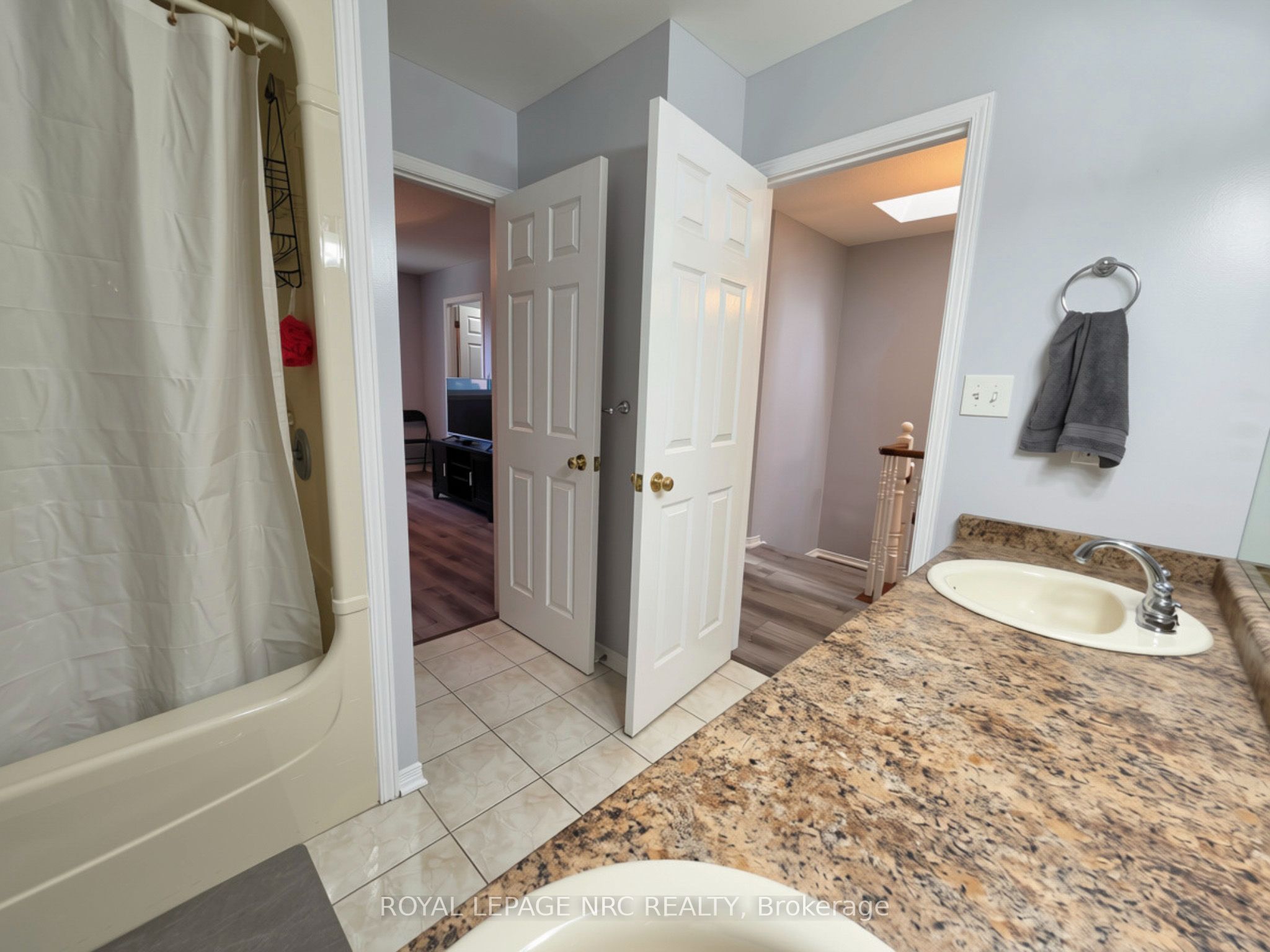 5070 Drummond Road 28 Property Photo 28