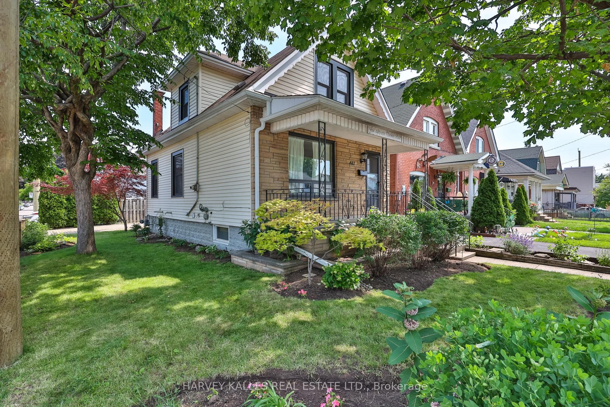 487 Dunsmure Road Property Photo 2