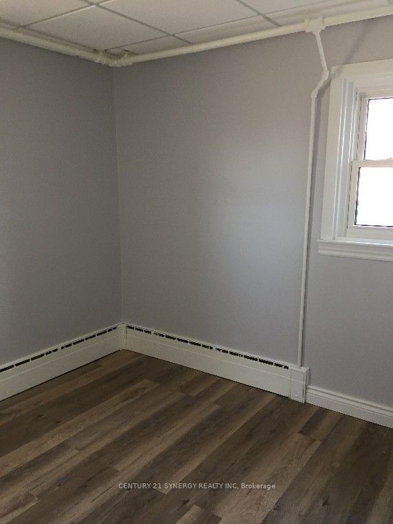395 Pine Street E Property Photo 14