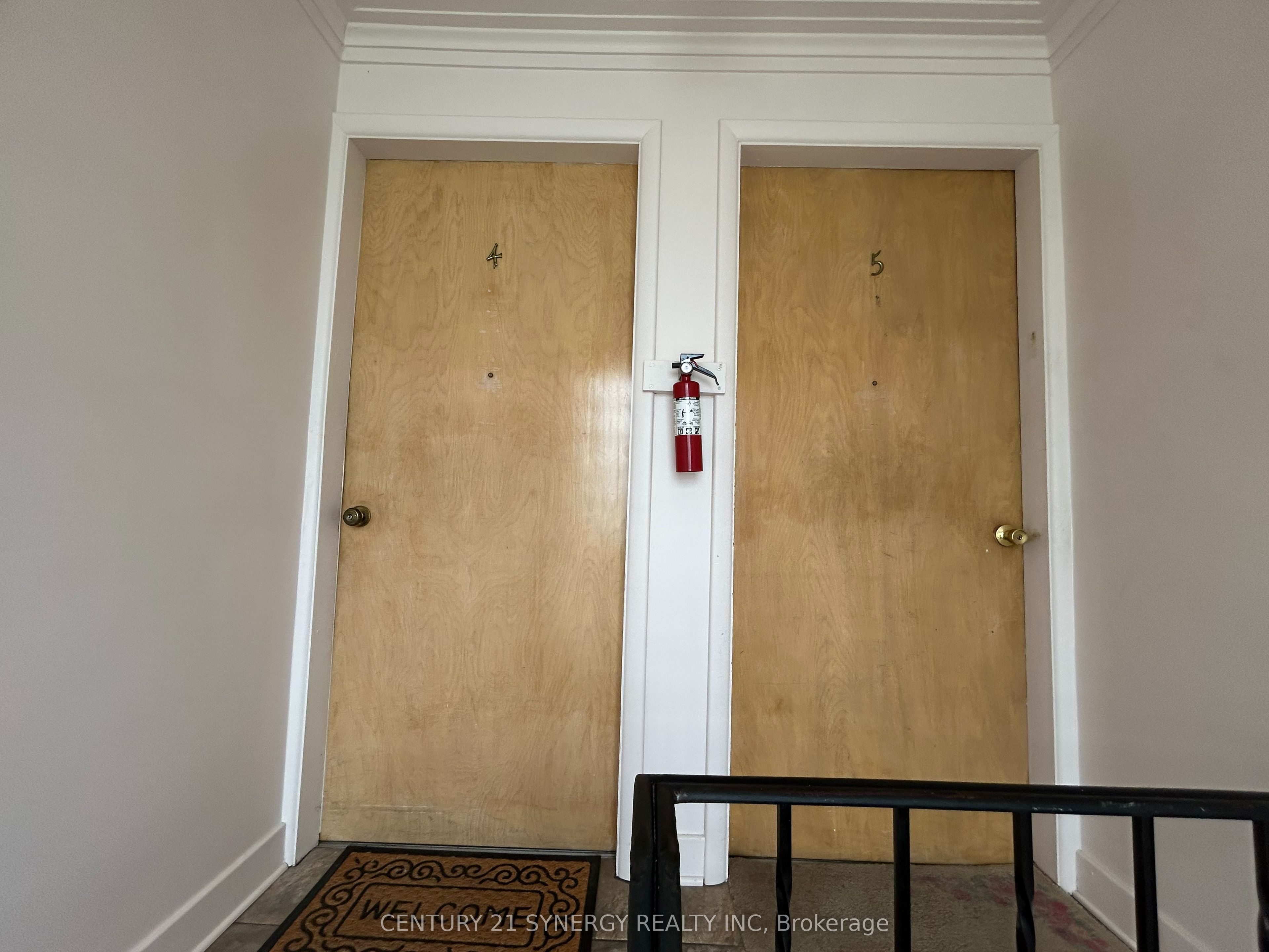 395 Pine Street E Property Photo 28