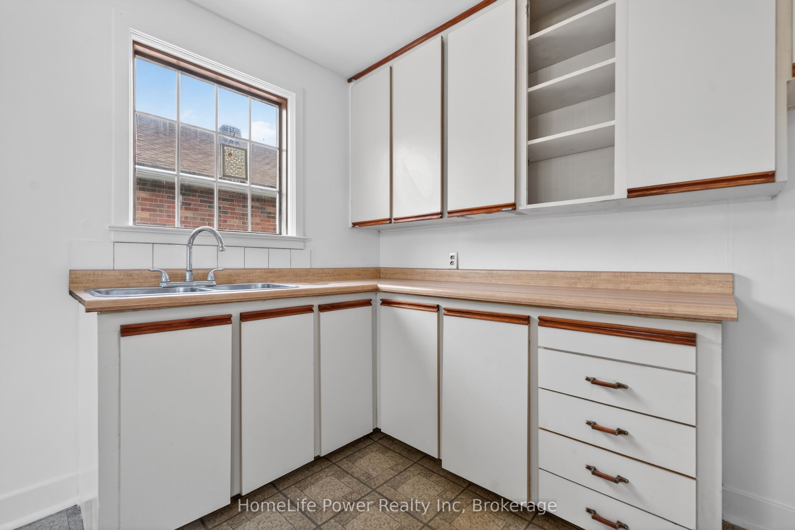 32 Dunlop Street Property Photo 25