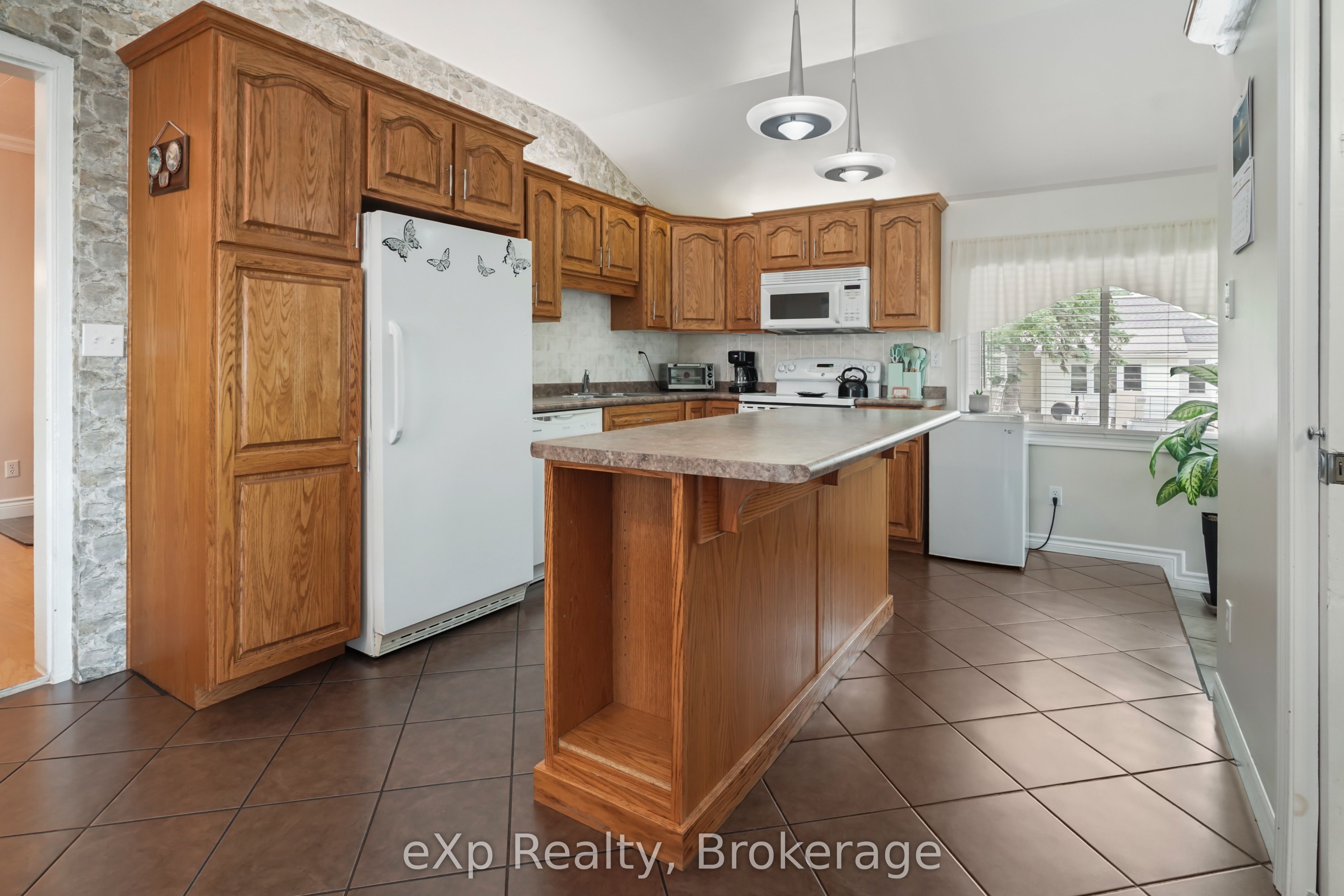 91 Charles Street Property Photo 6