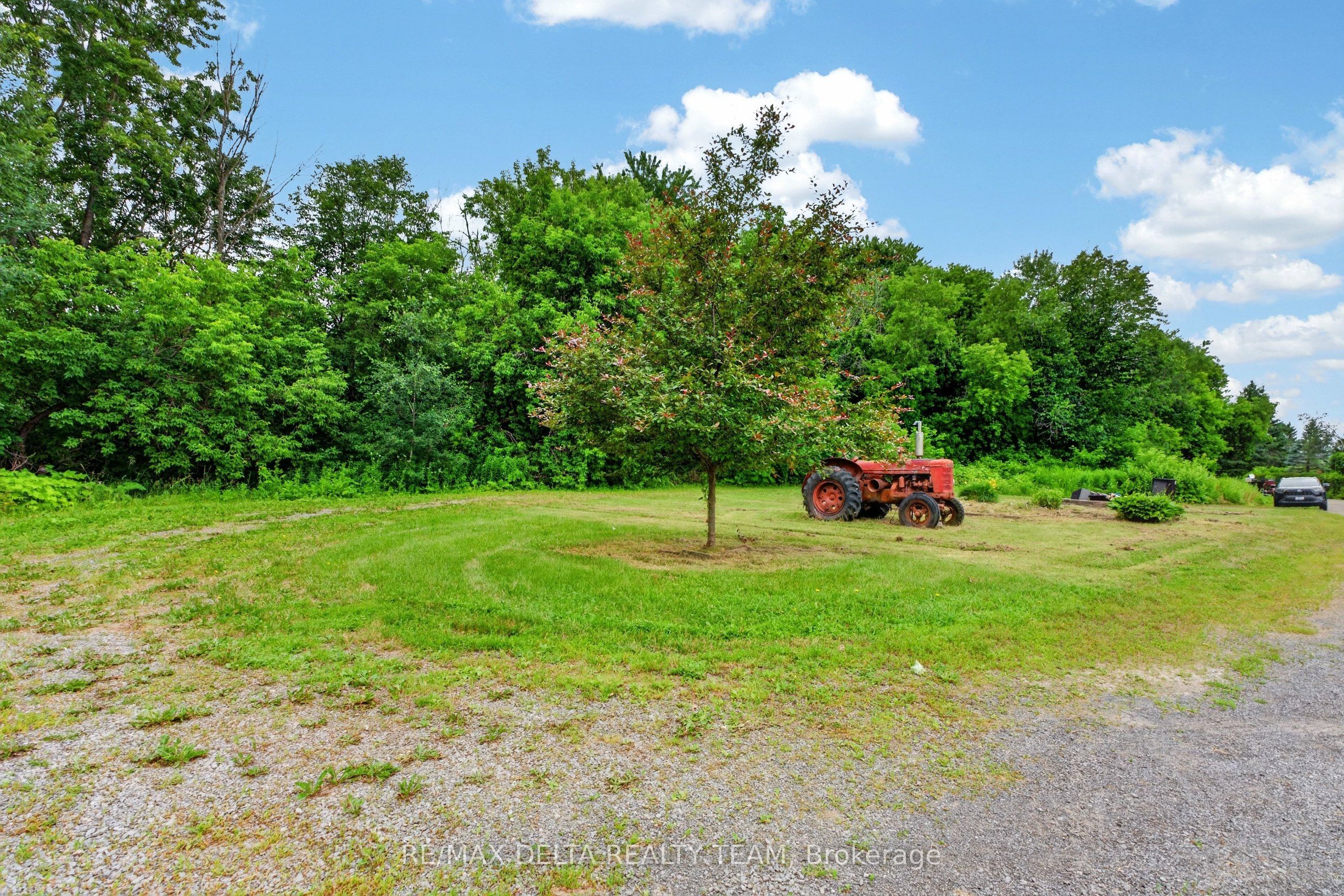 1821 Ch Bercier Road Property Photo 15