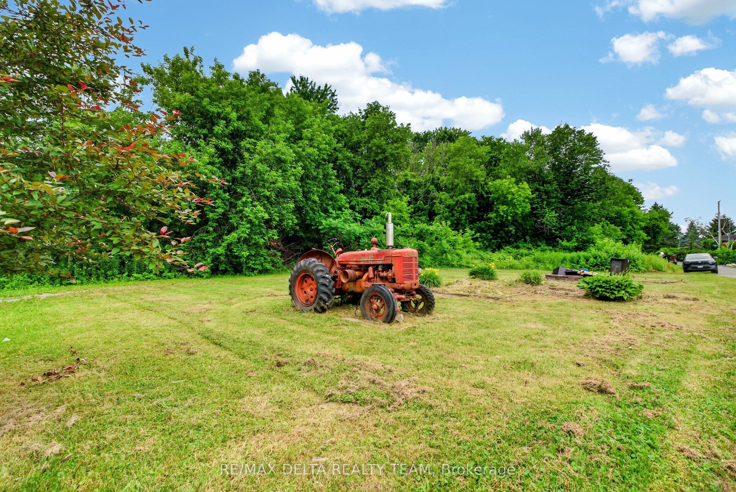 1821 Ch Bercier Road Property Photo 16