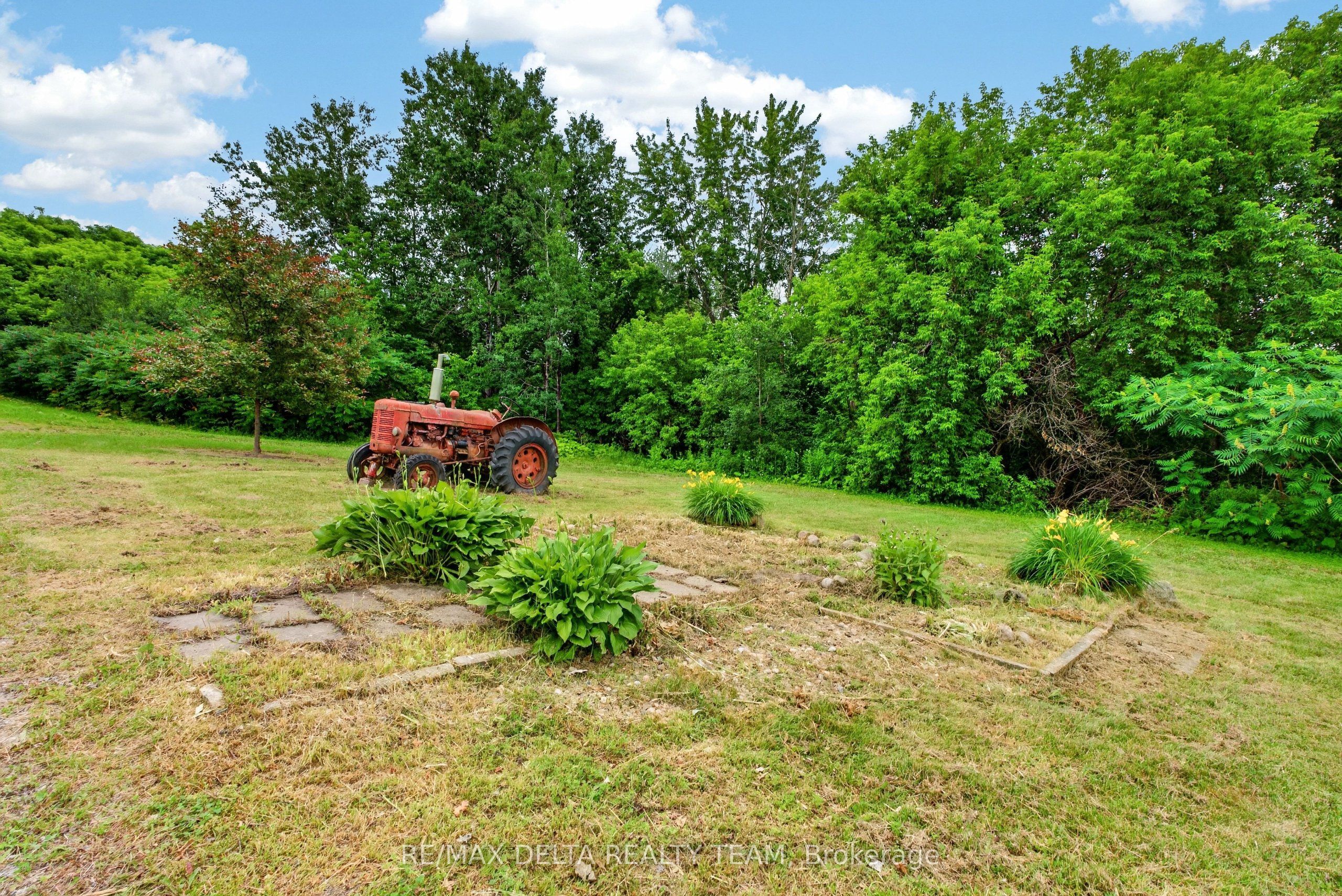 1821 Ch Bercier Road Property Photo 17
