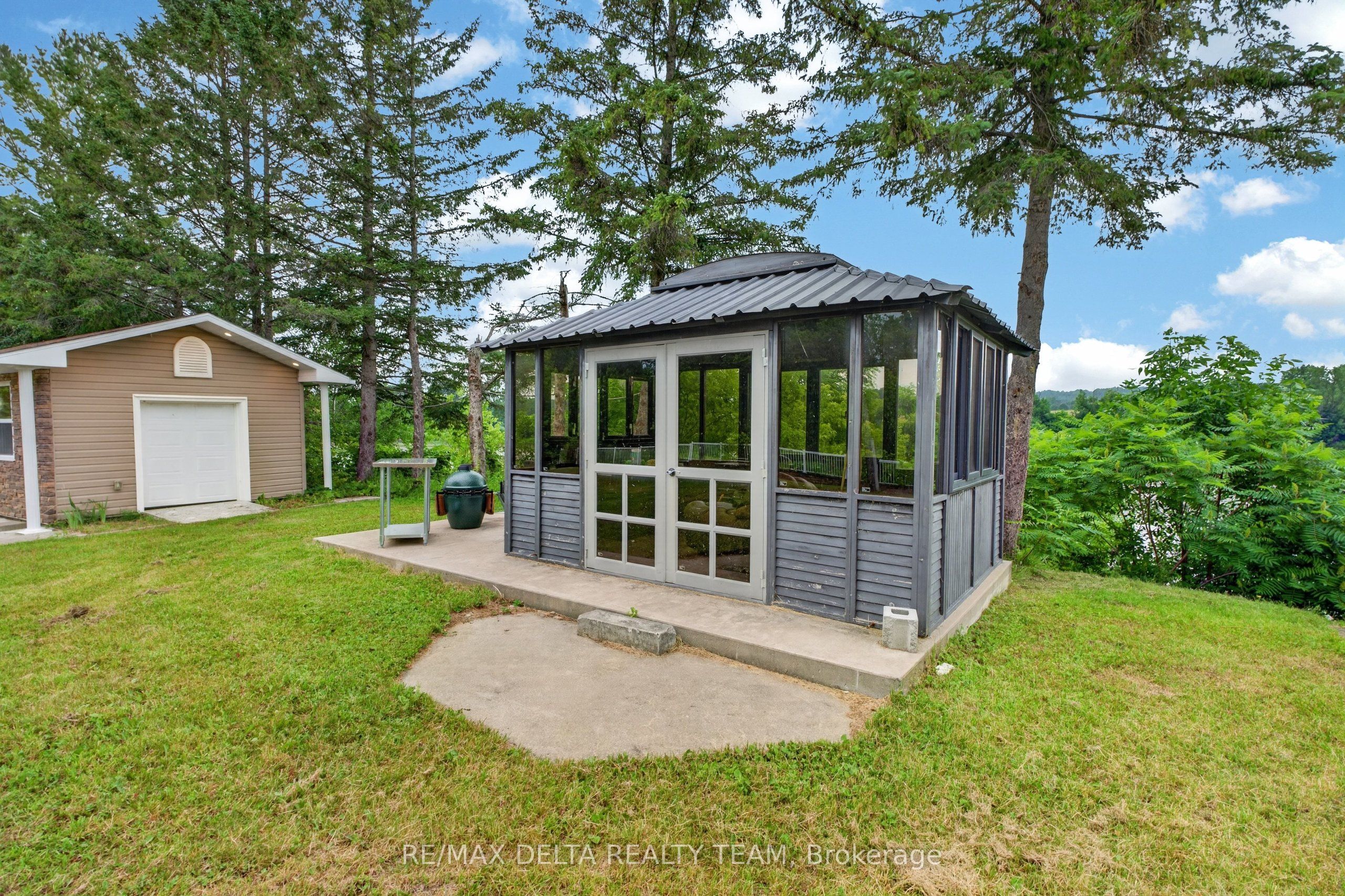 1821 Ch Bercier Road Property Photo 42