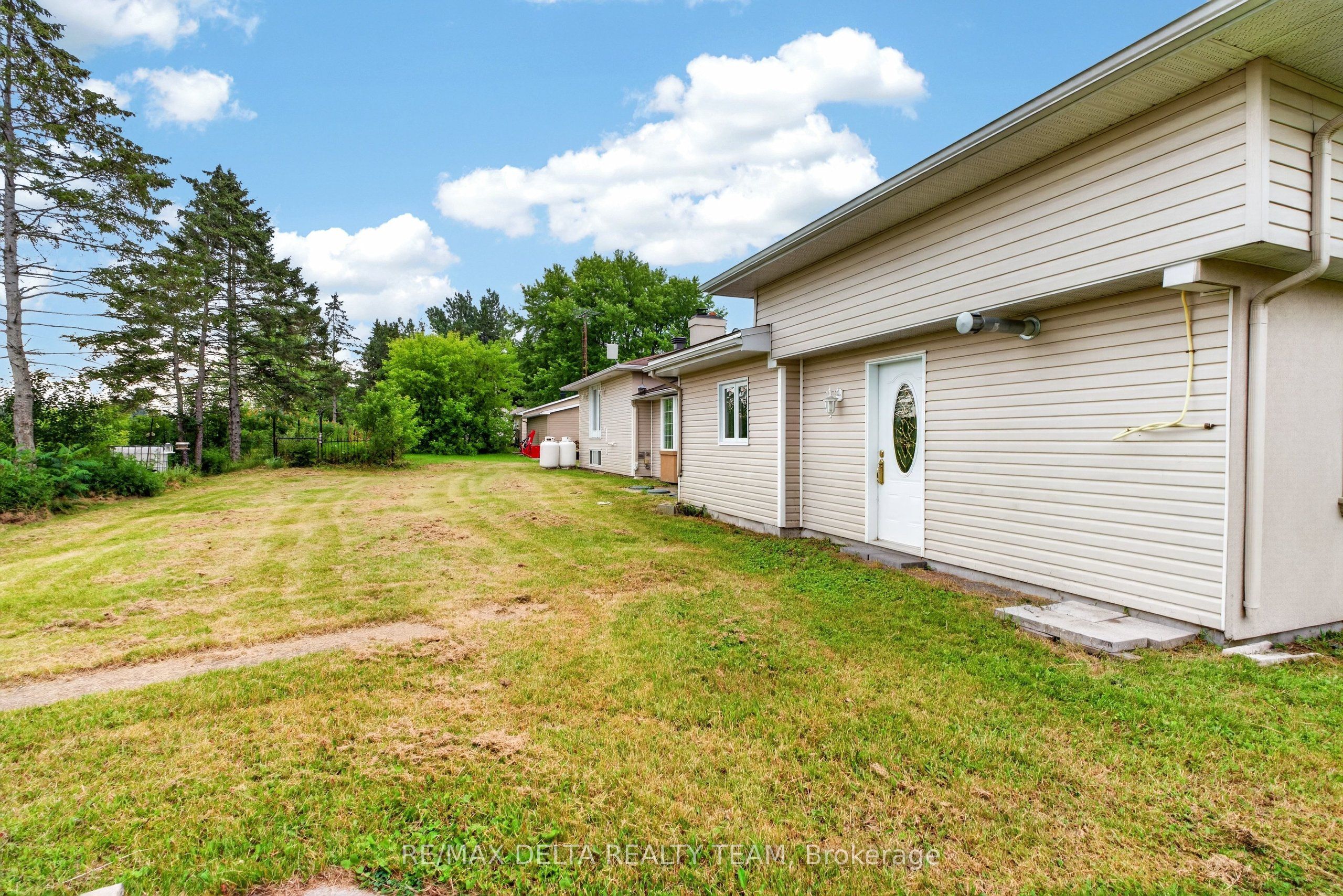 1821 Ch Bercier Road Property Photo 44