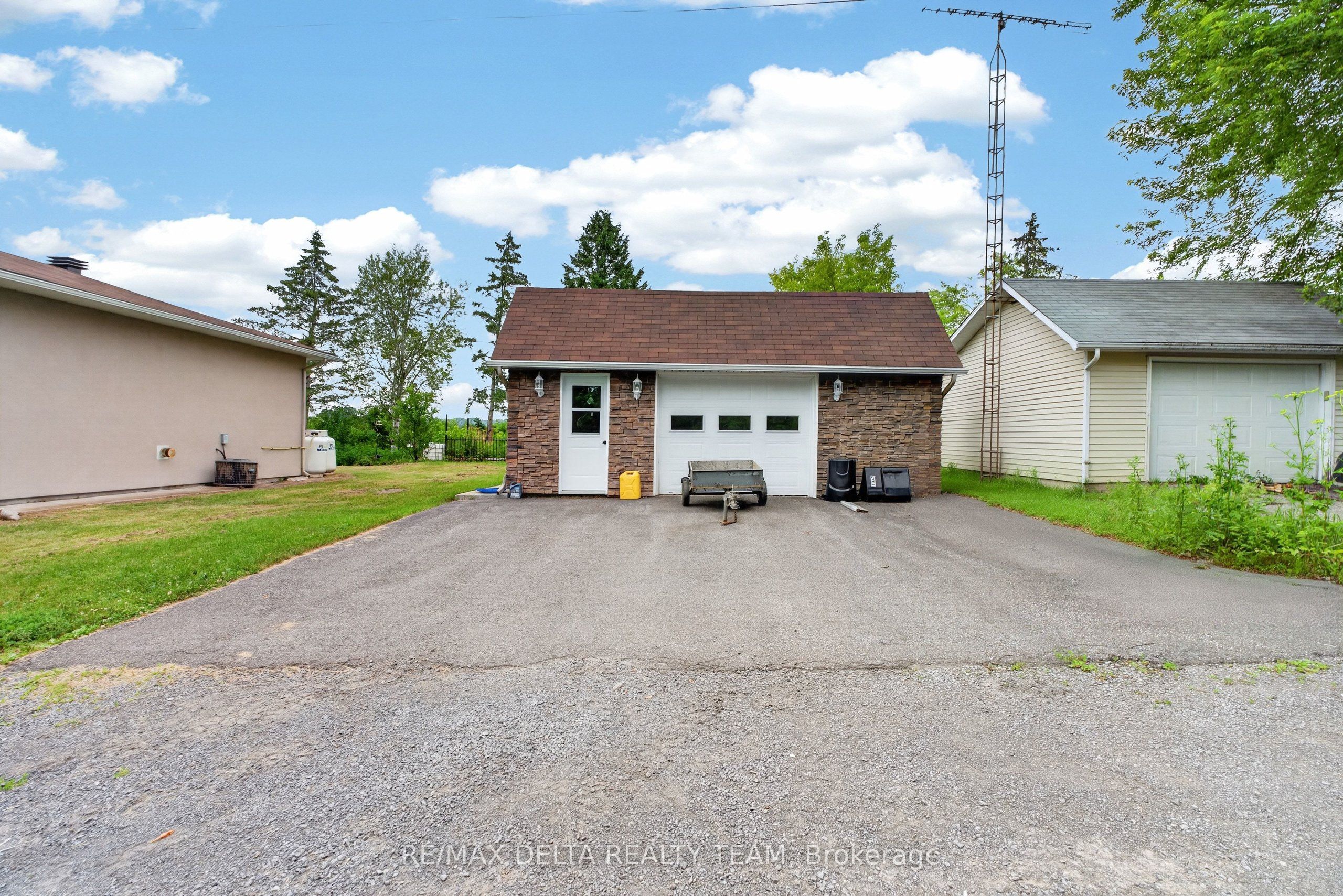 1821 Ch Bercier Road Property Photo 46