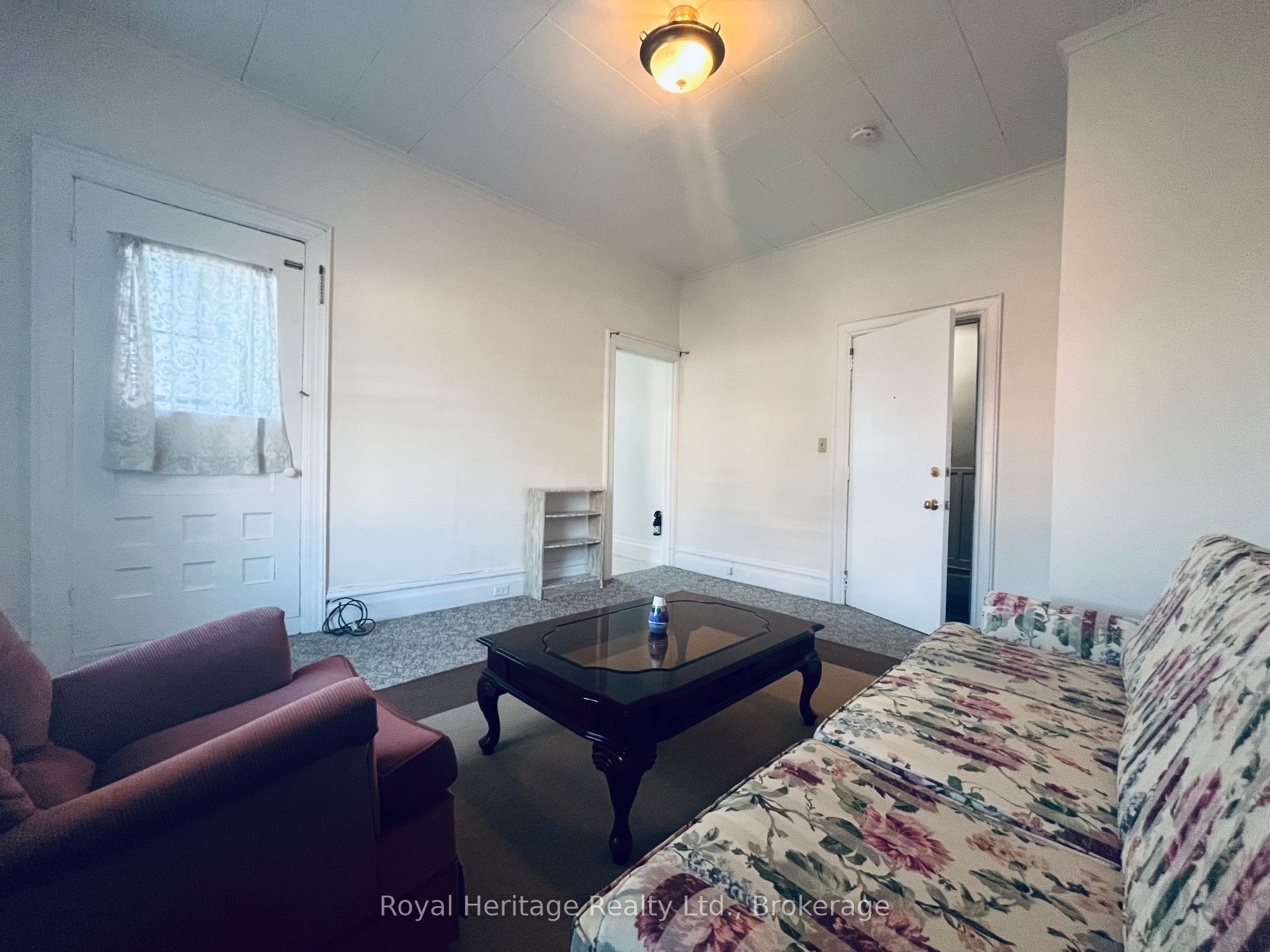 80 Bridge Street W 3 Property Photo 4