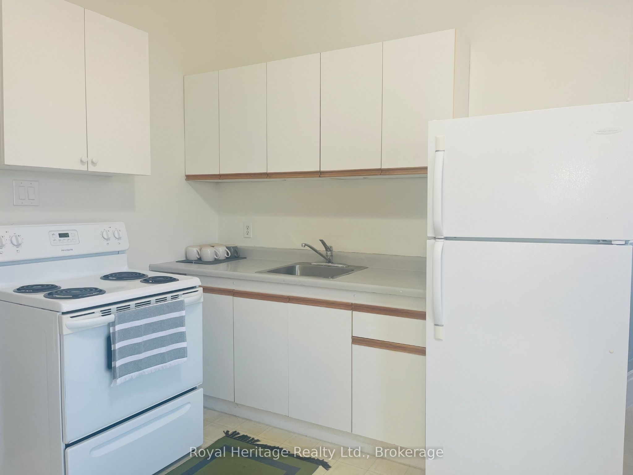 80 Bridge Street W 3 Property Photo 9