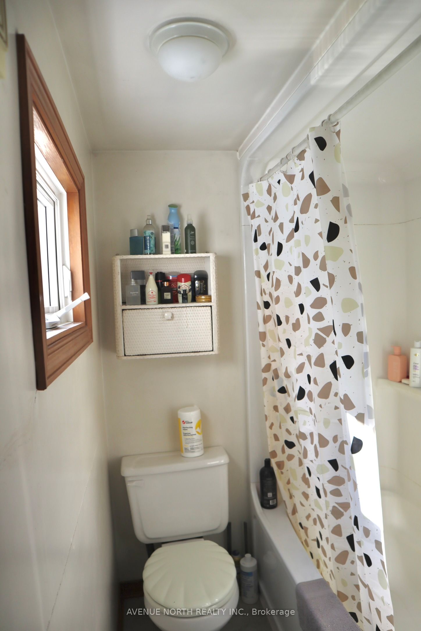 2125 Old Montreal Road Property Photo 8