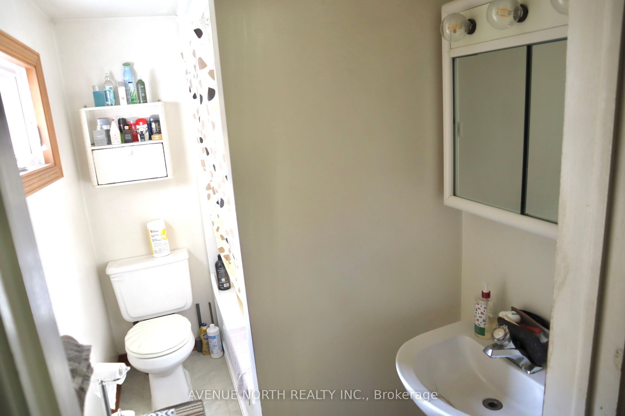 2125 Old Montreal Road Property Photo 11