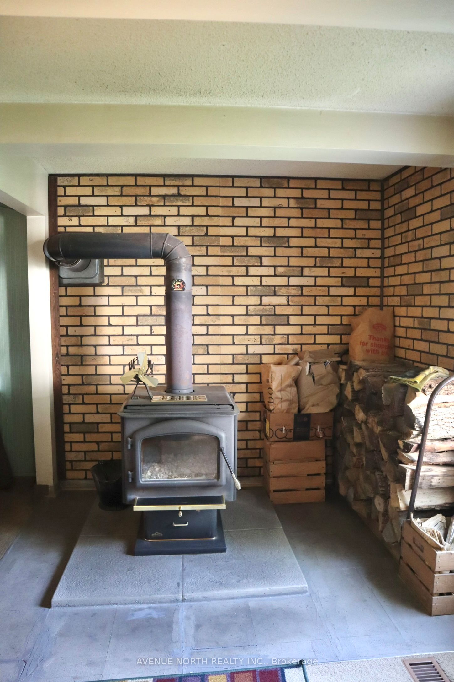 2125 Old Montreal Road Property Photo 13