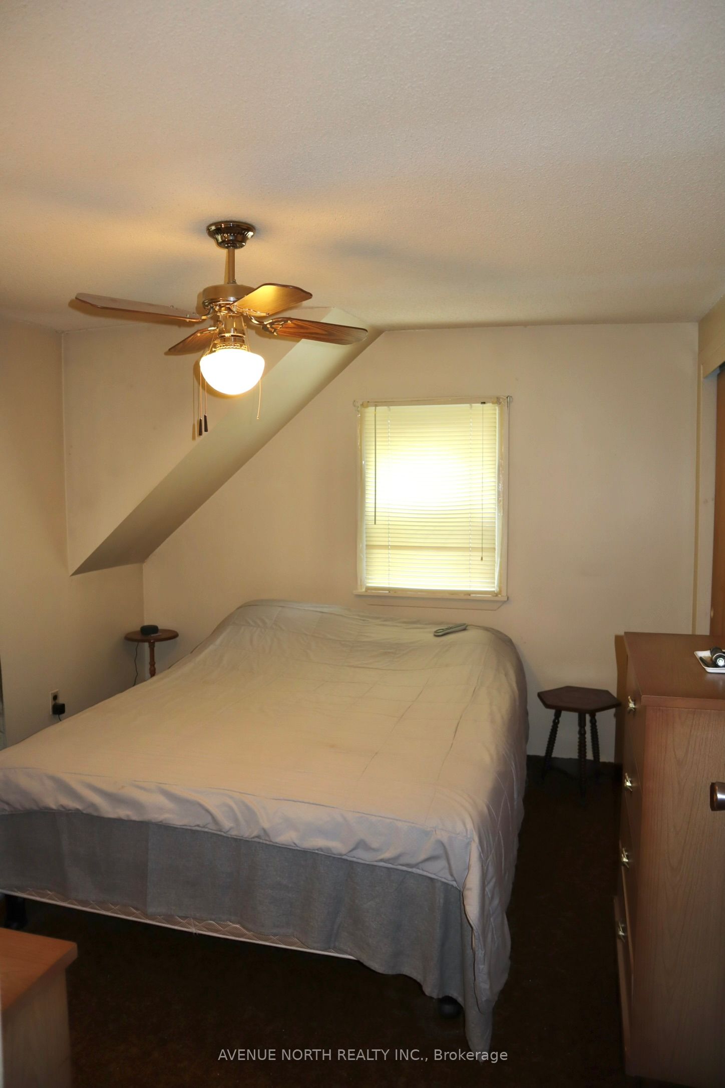 2125 Old Montreal Road Property Photo 17