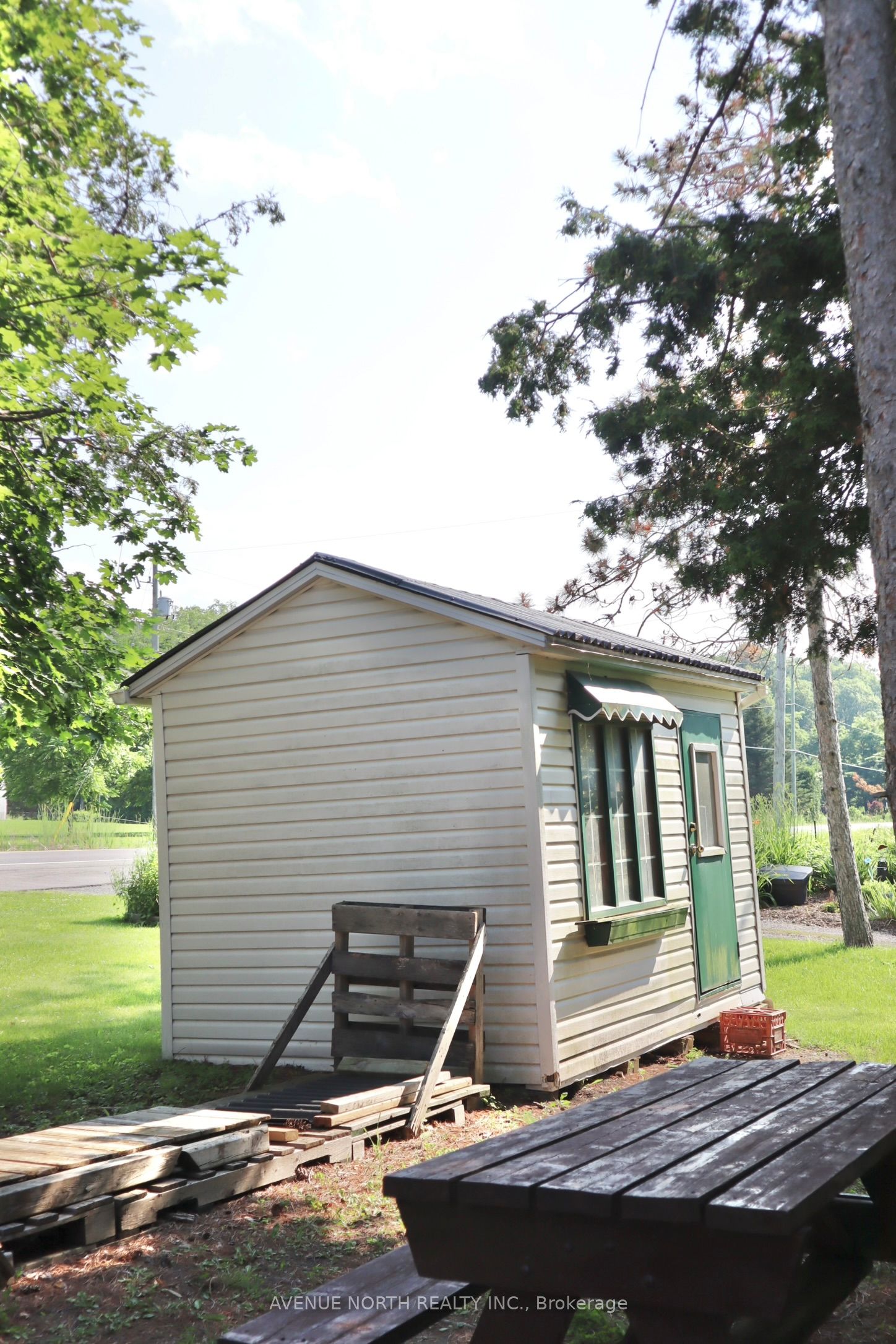 2125 Old Montreal Road Property Photo 29