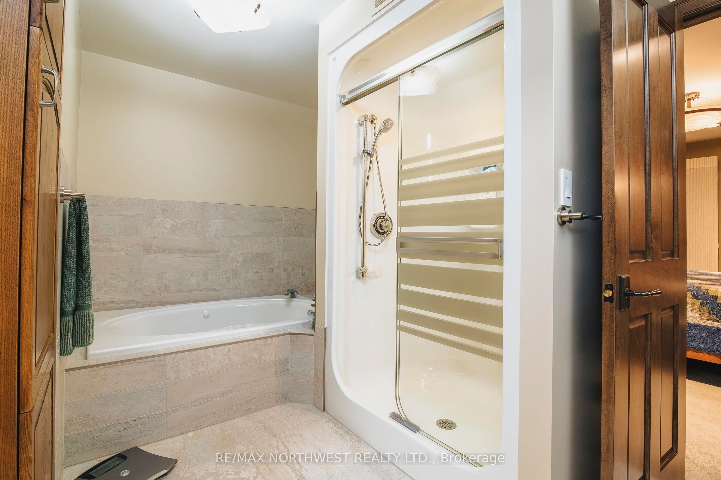 110 Lakeside Crescent Property Photo 25