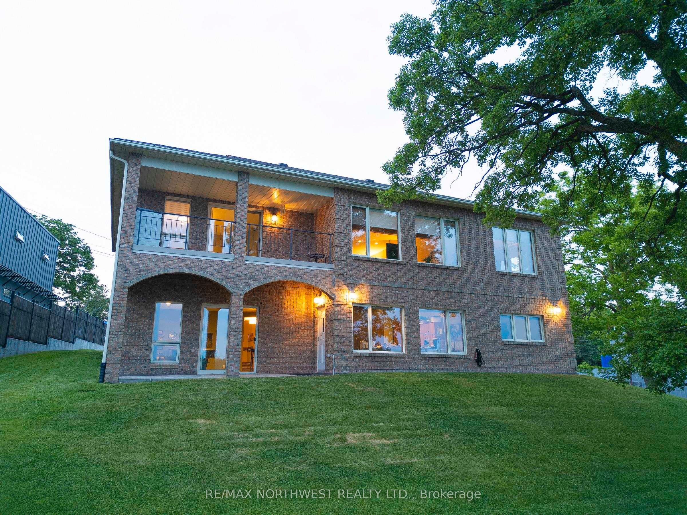 110 Lakeside Crescent Property Photo 40