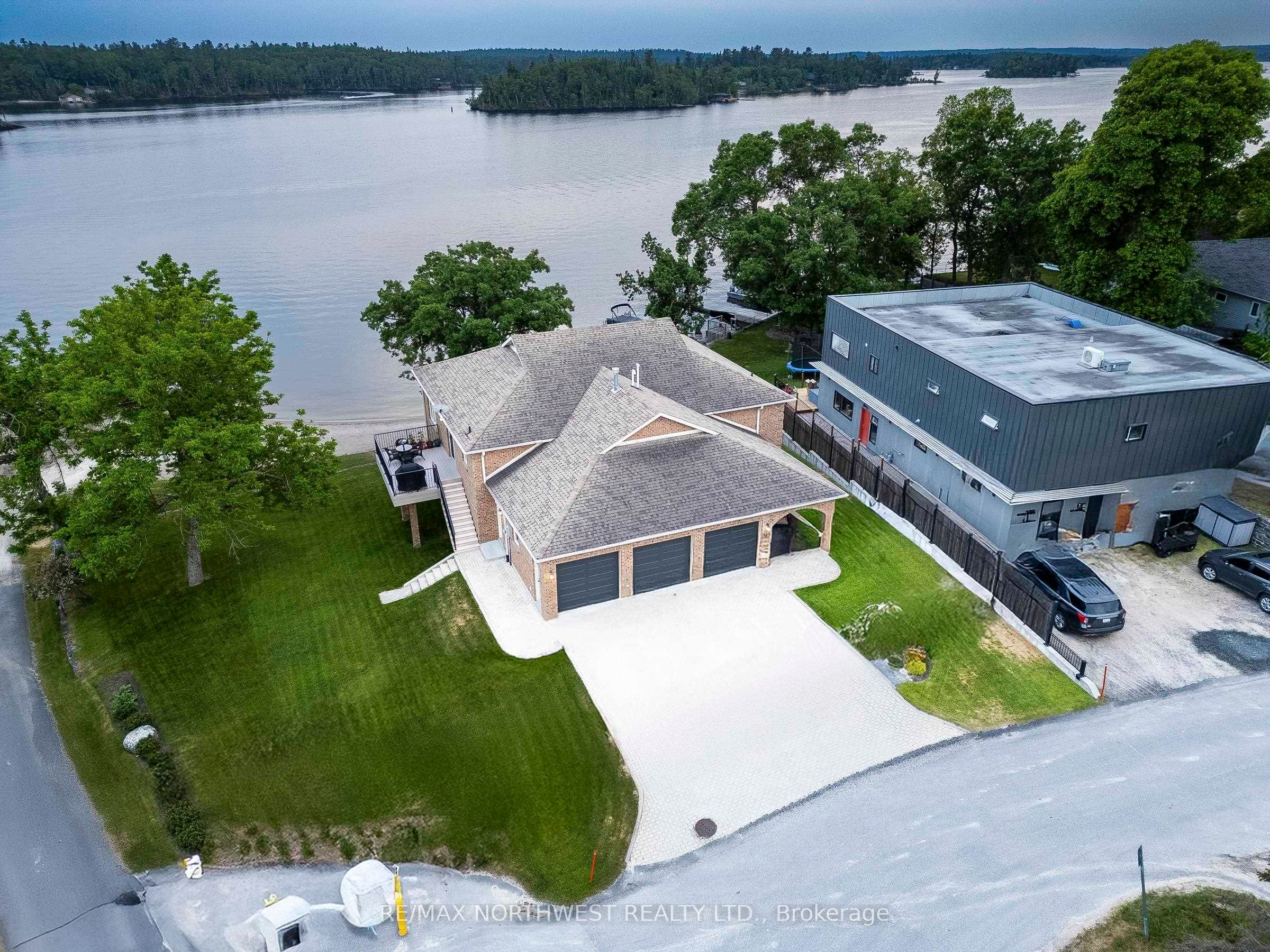 110 Lakeside Crescent Property Photo 43