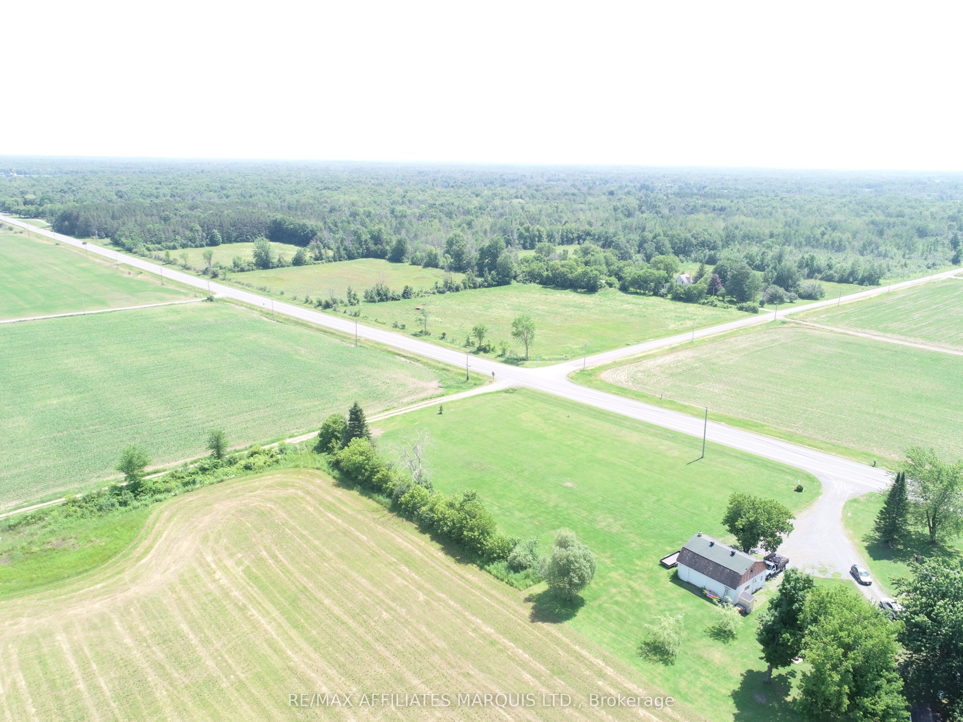 ... County 43 Road Property Photo 5