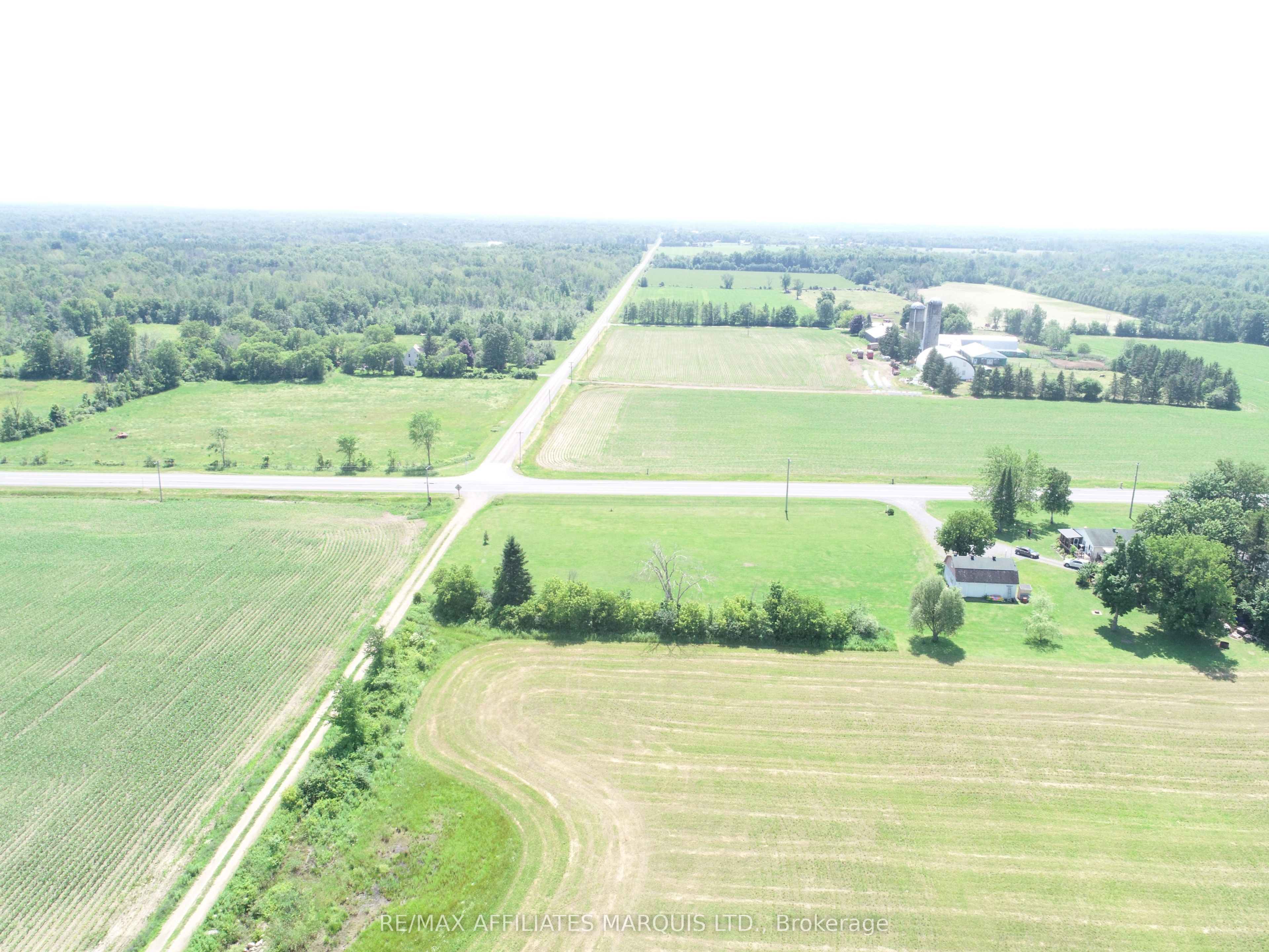 ... County 43 Road Property Photo 6