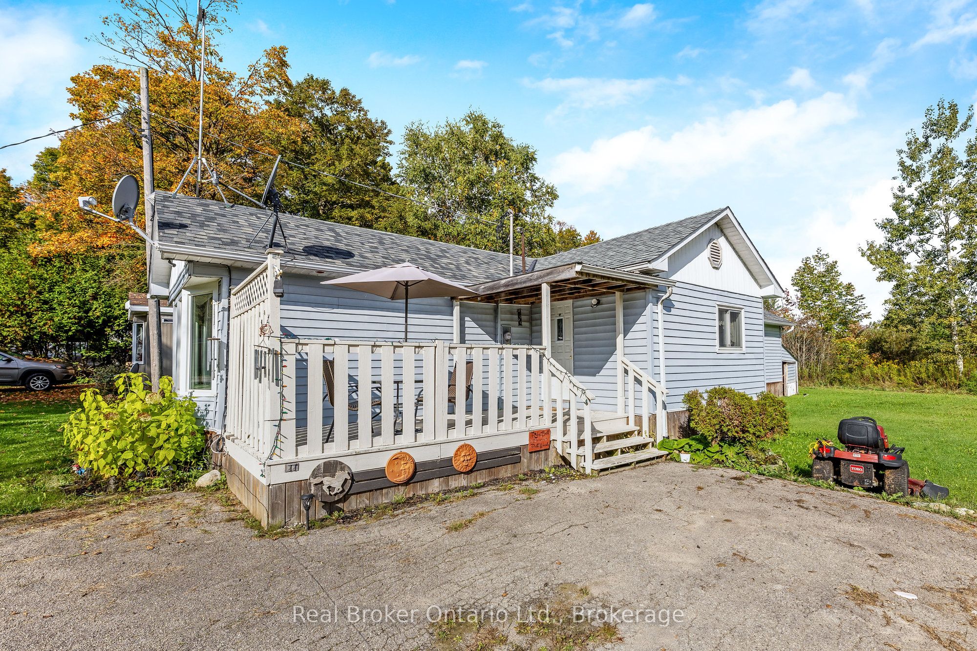 026585 89 Highway 31 Property Photo 1