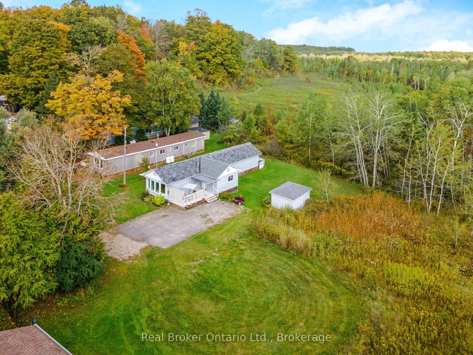 026585 89 Highway 31 Property Photo 2