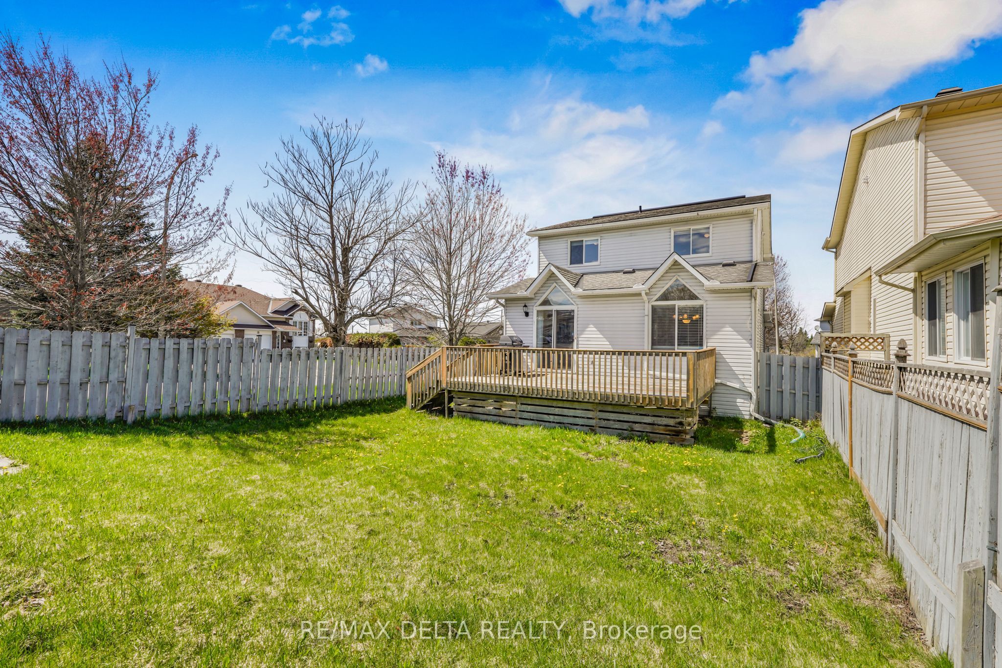 2218 Cecile Crescent Property Photo 4