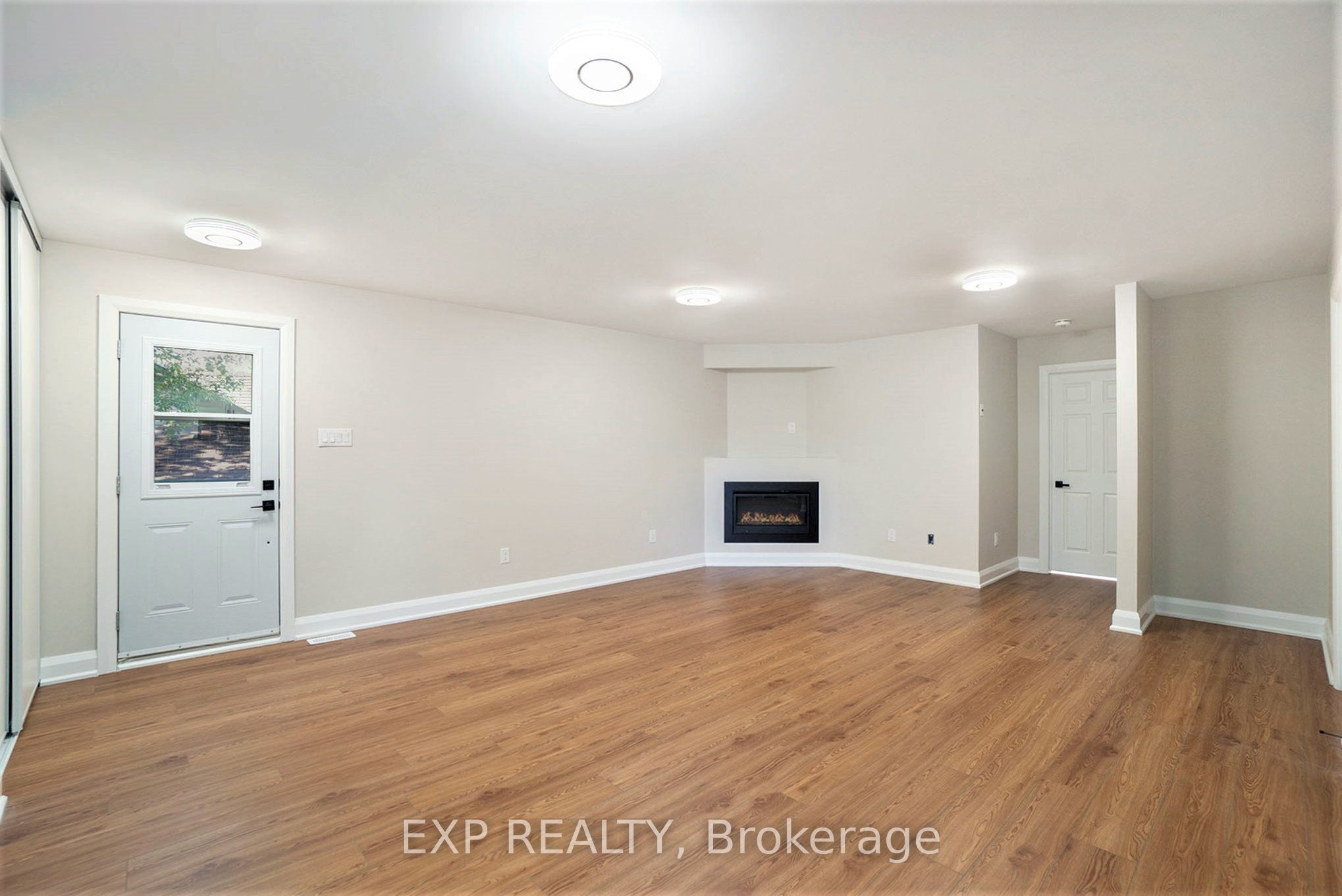 838 St. Laurent Boulevard 3 Property Photo 3