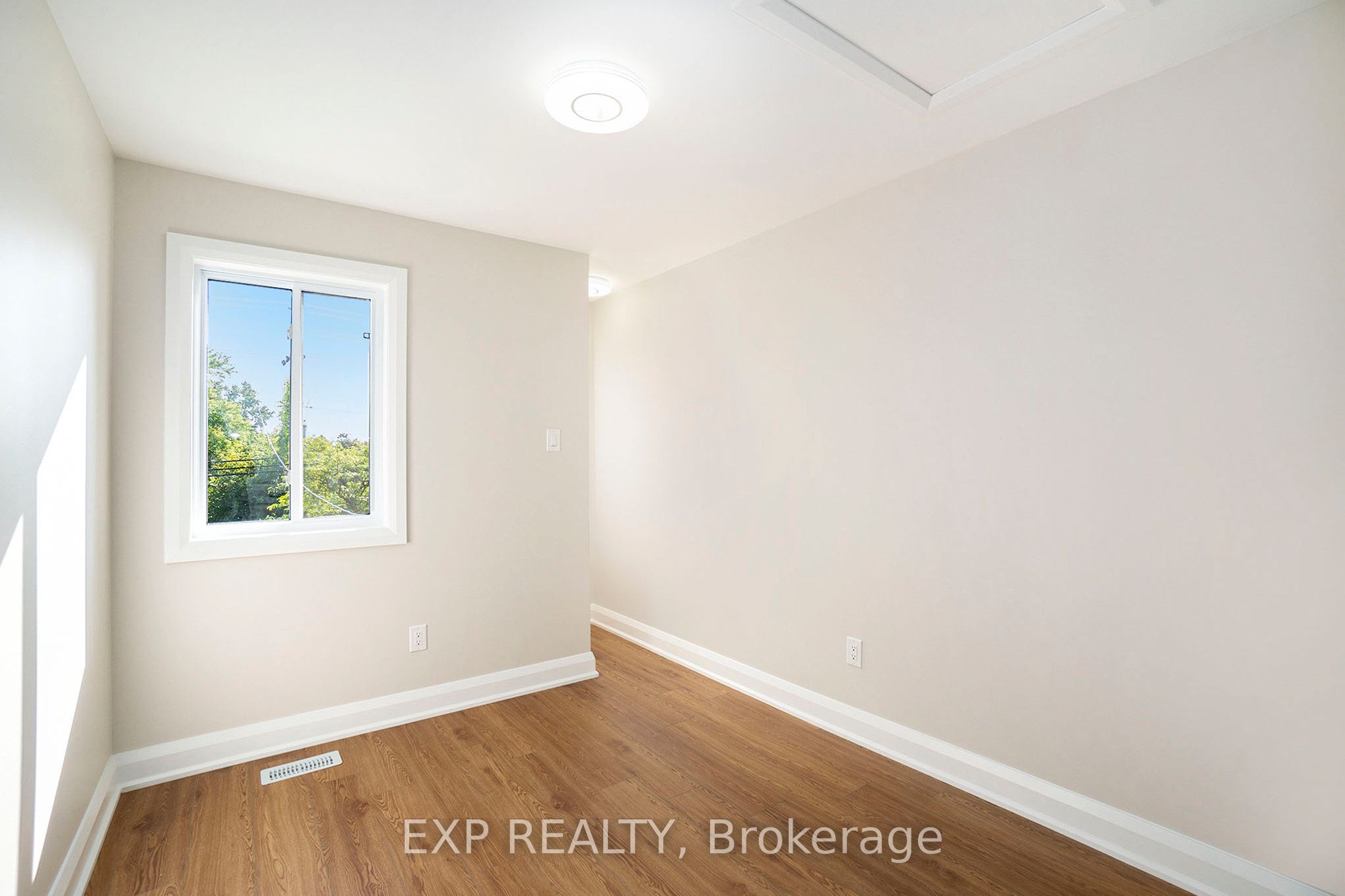 838 St. Laurent Boulevard 3 Property Photo 12