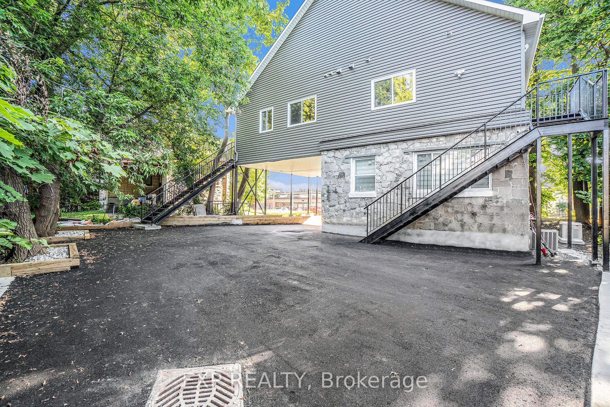 838 St. Laurent Boulevard 3 Property Photo 16